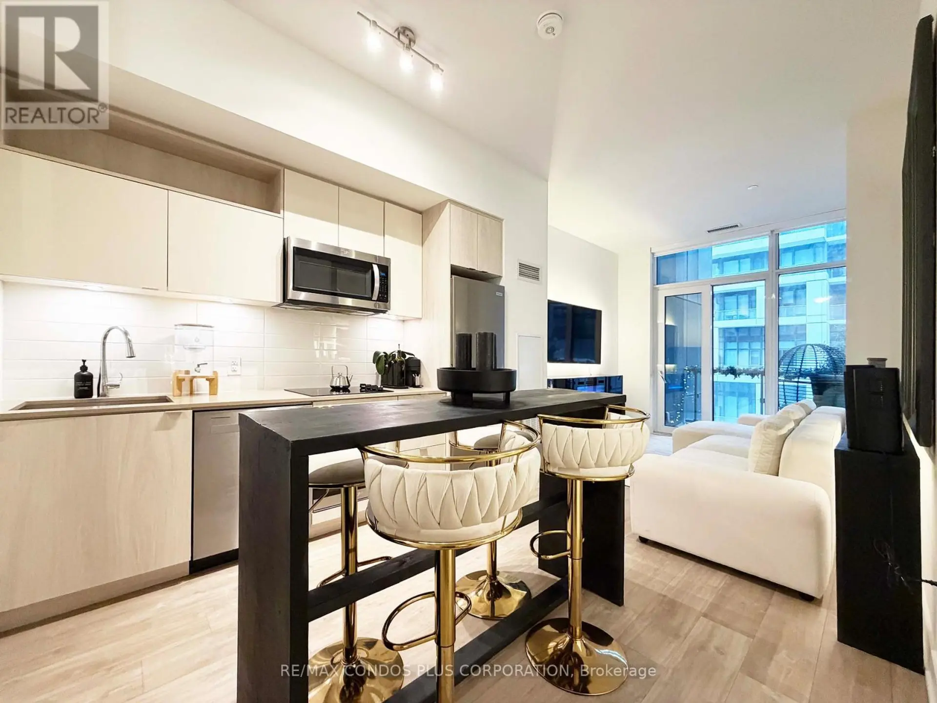 #1113 60 PRINCESS STREET - Image 4