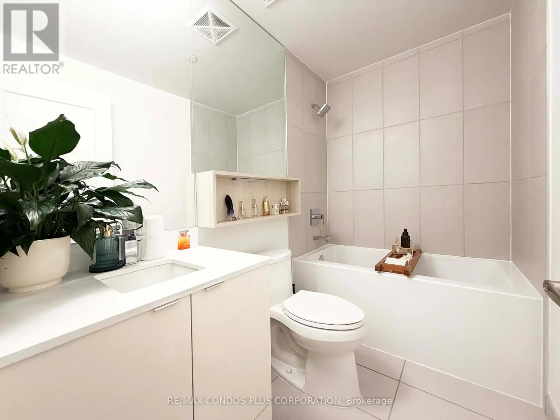 #1113 60 PRINCESS STREET - Image 8