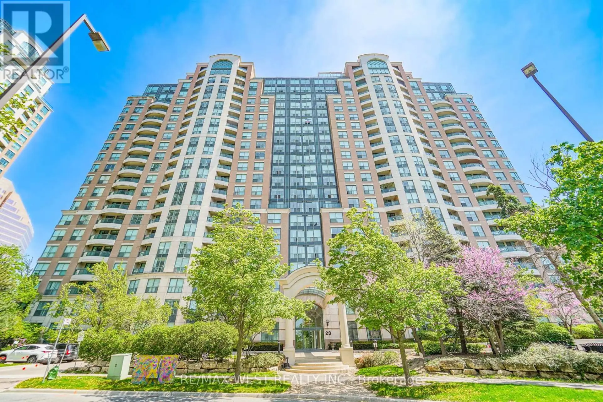 #2105 23 LORRAINE DRIVE - Image 1
