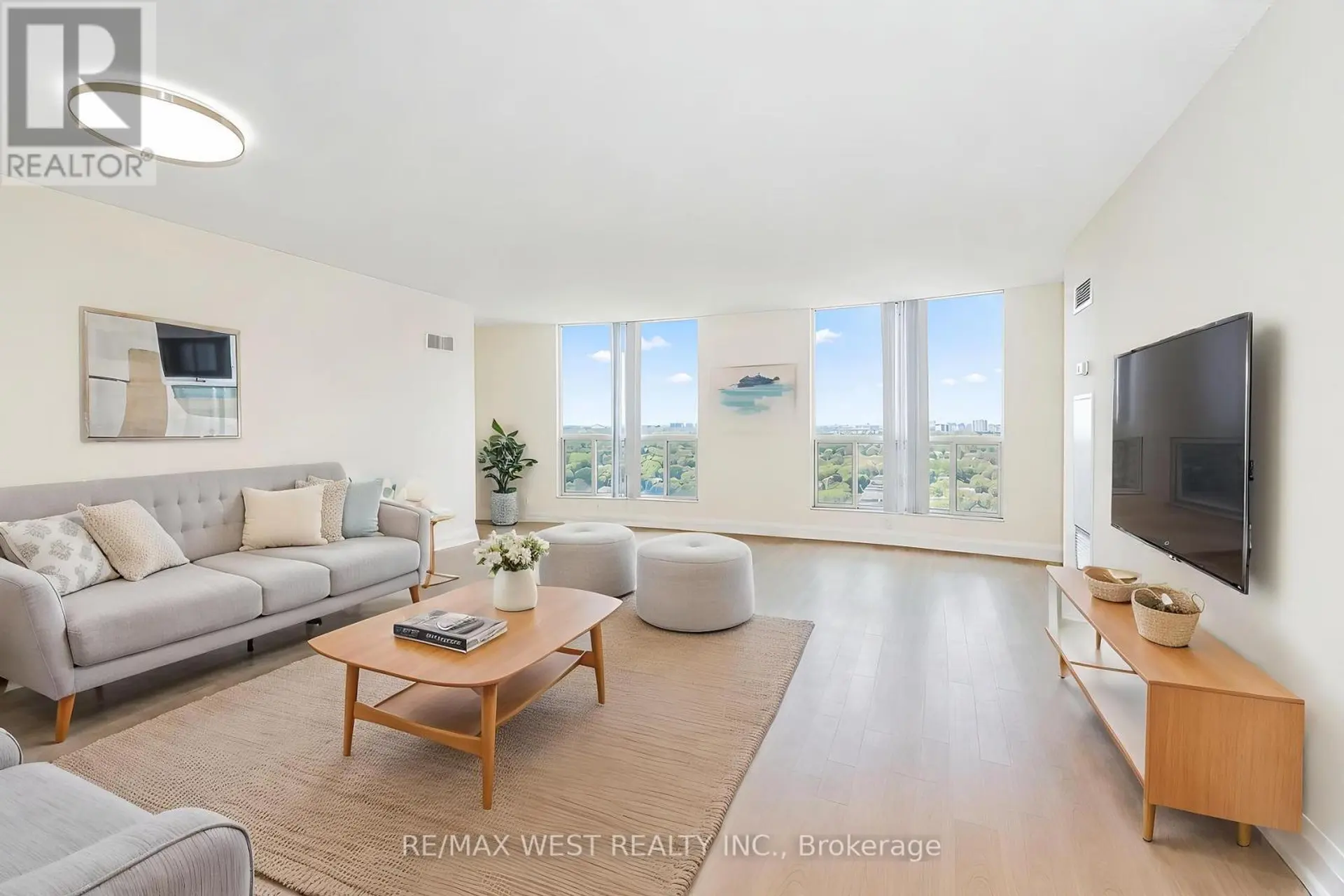 #2105 23 LORRAINE DRIVE - Image 3
