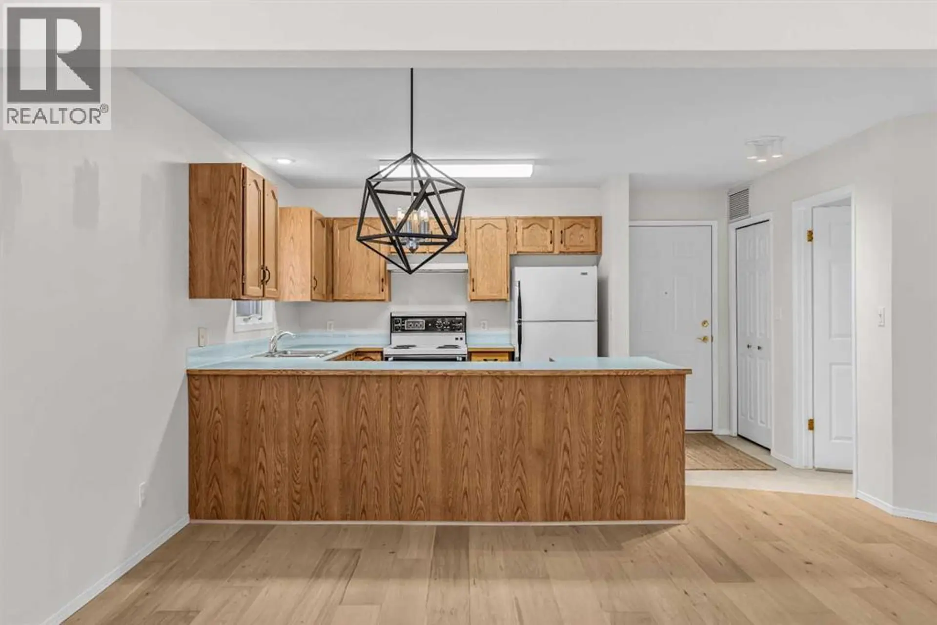 #3 717 7th Street E - Image 9