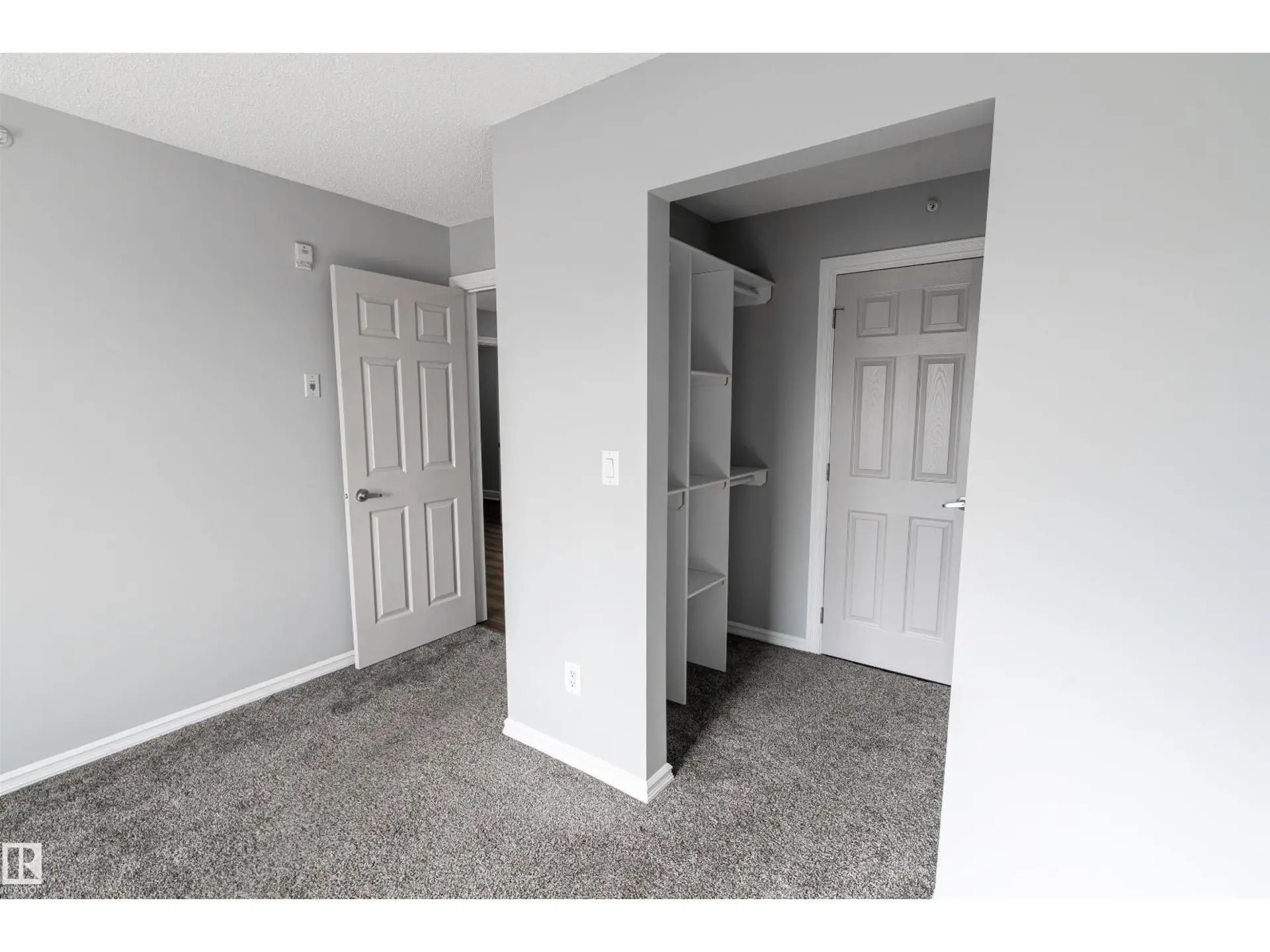 #404 4407 23 ST NW - Image 13