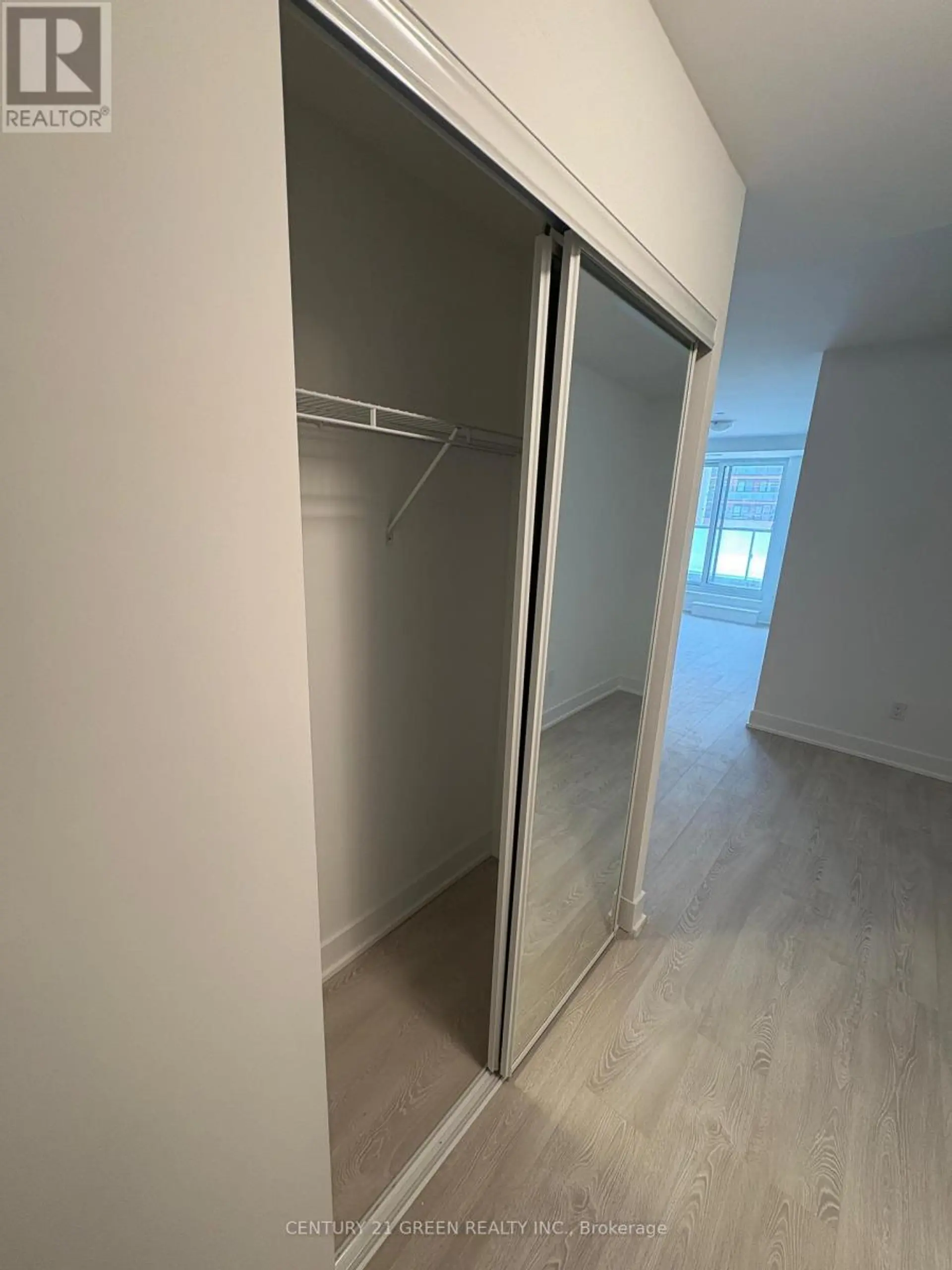 #219 2545 SIMCOE STREET N - Image 11