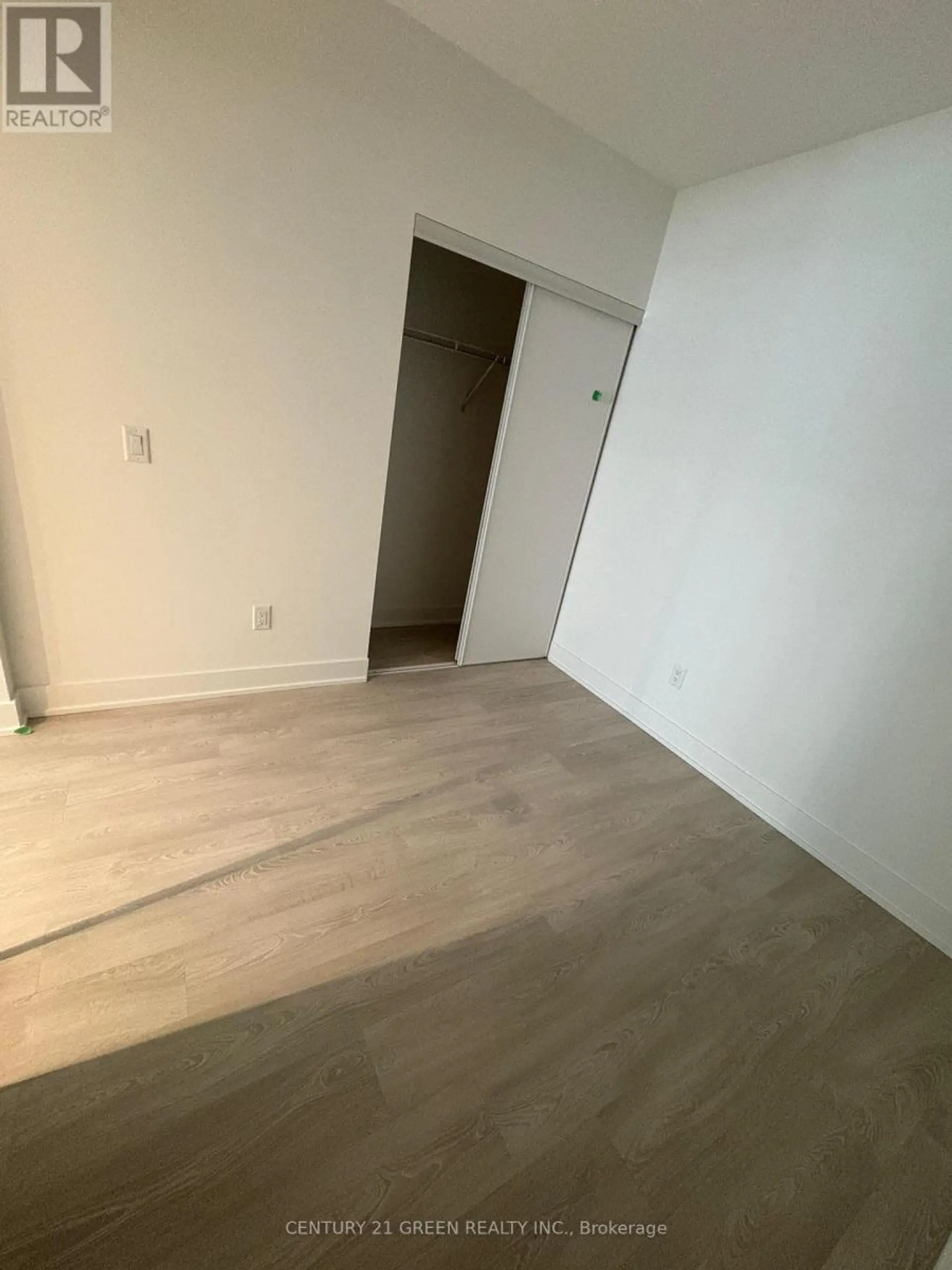 #219 2545 SIMCOE STREET N - Image 12