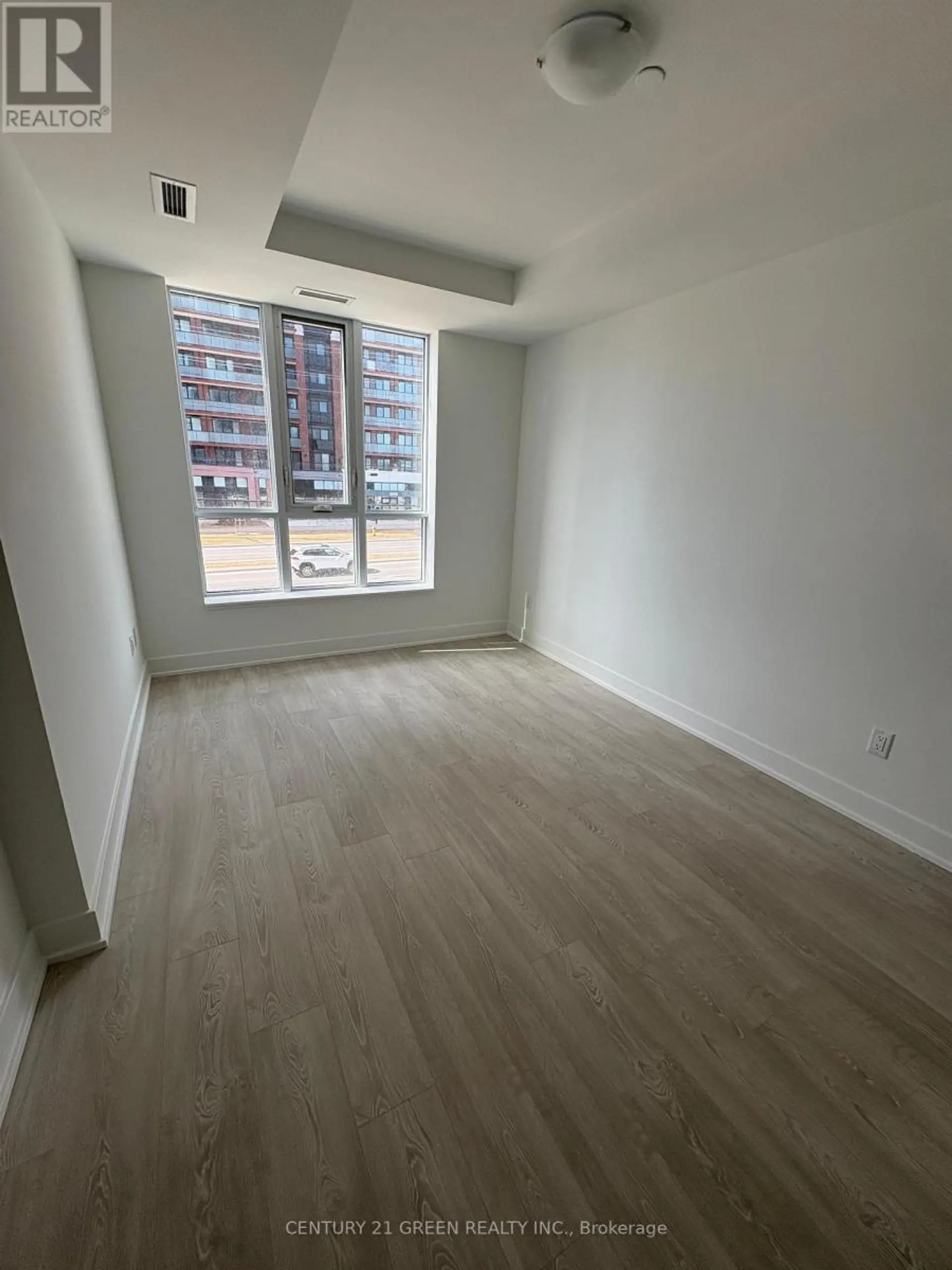 #219 2545 SIMCOE STREET N - Image 14