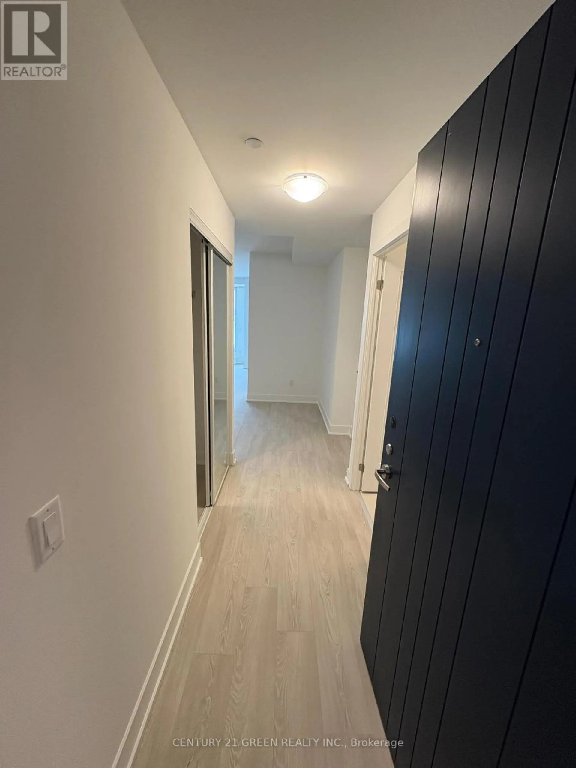 #219 2545 SIMCOE STREET N - Image 2