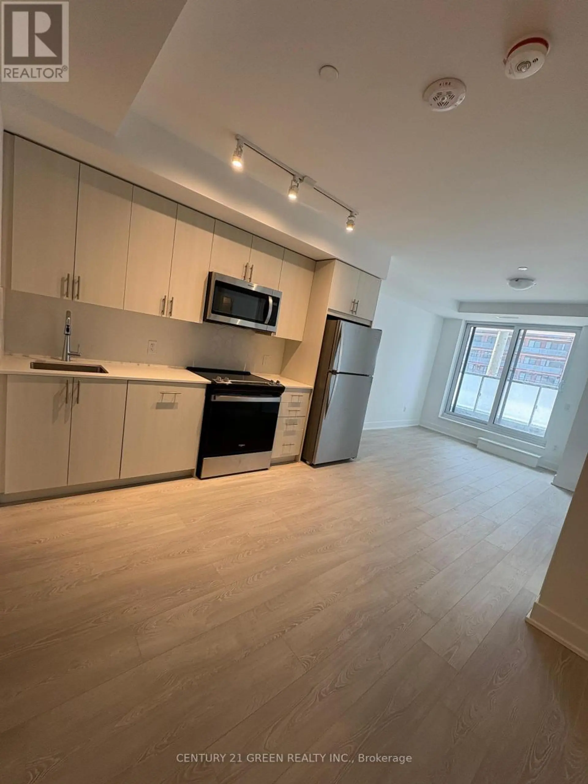 #219 2545 SIMCOE STREET N - Image 5