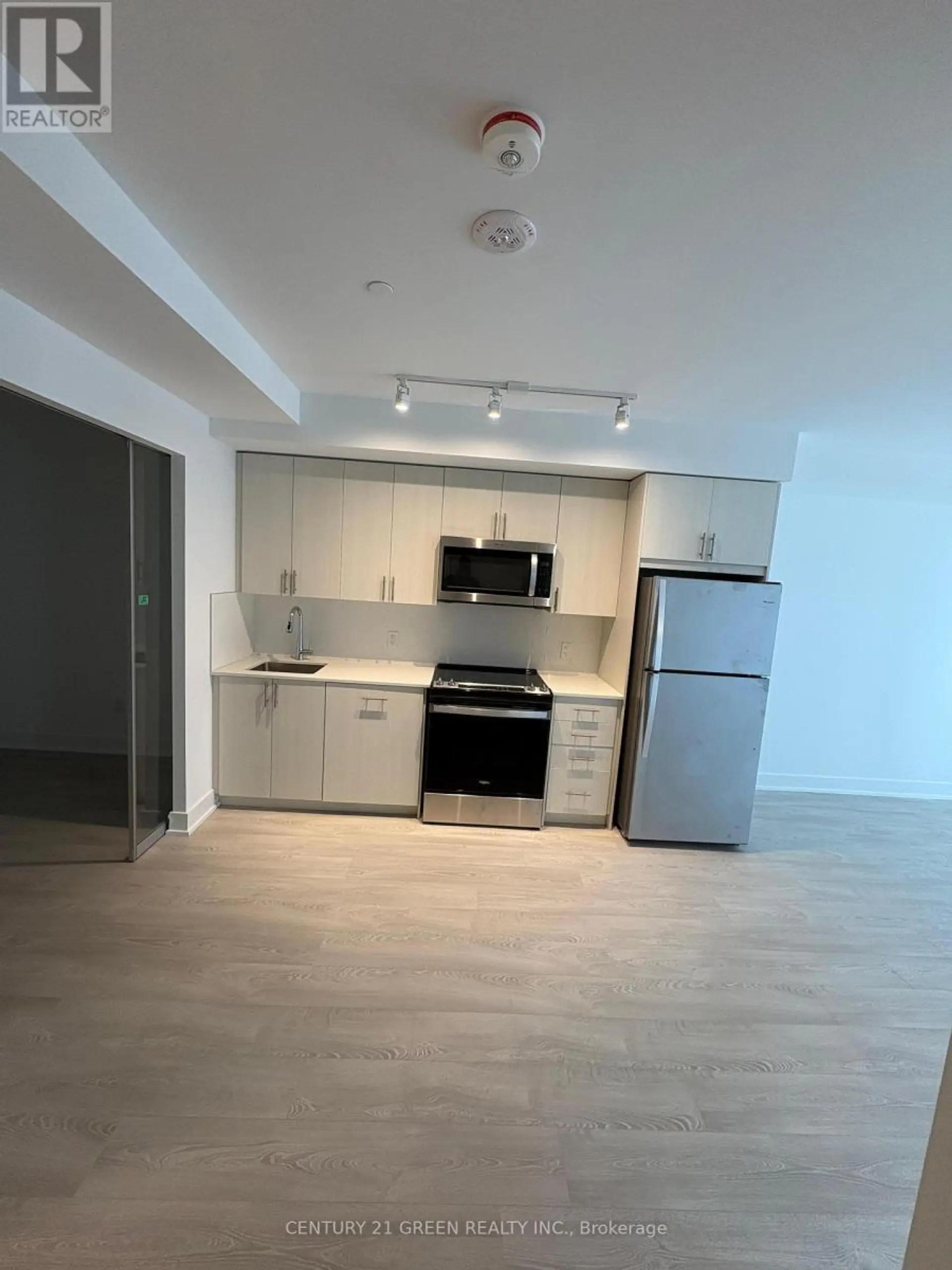 #219 2545 SIMCOE STREET N - Image 7