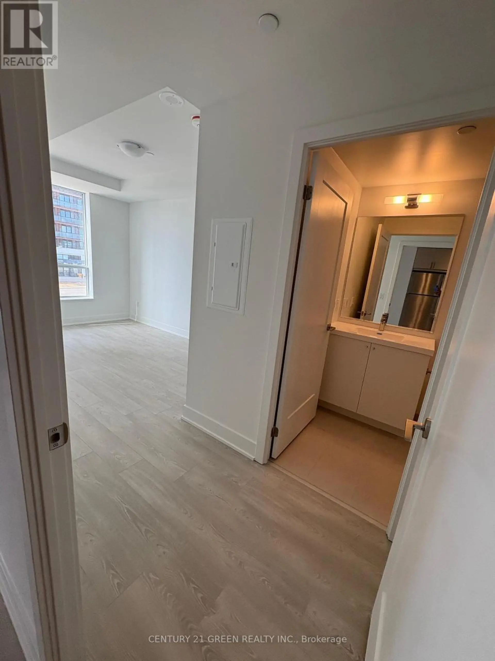#219 2545 SIMCOE STREET N - Image 9