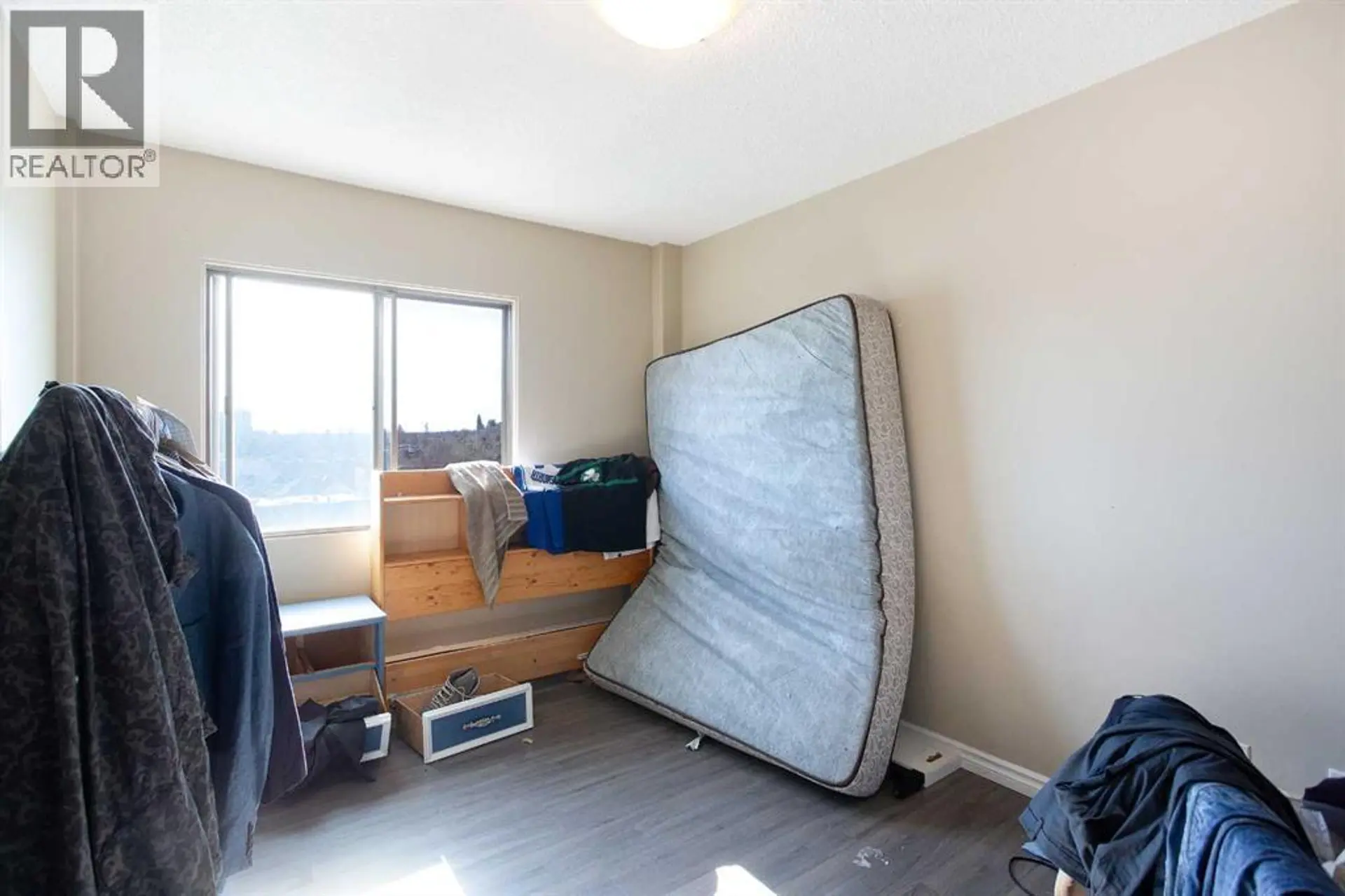 #740 519 17 Avenue SW - Image 11
