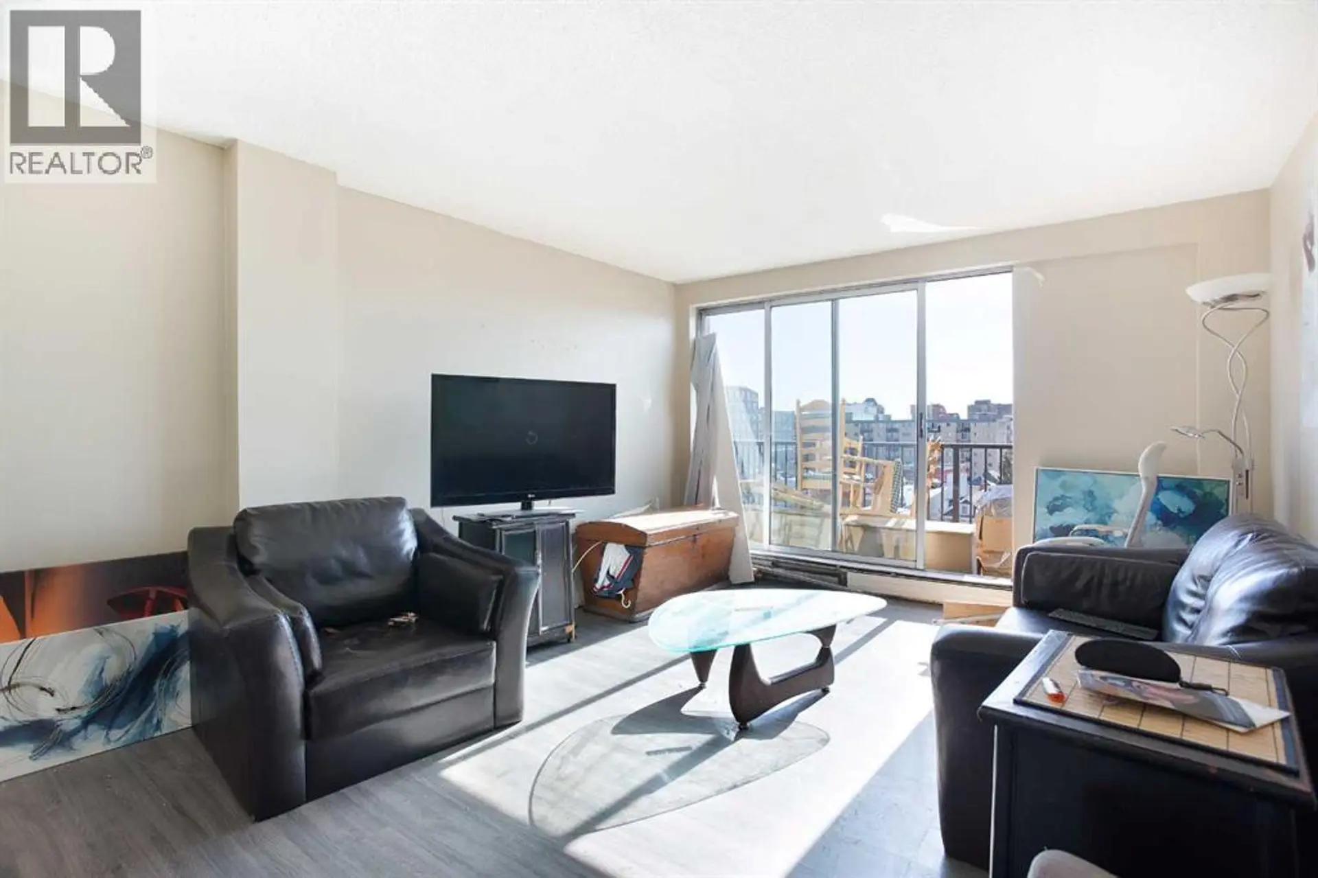 #740 519 17 Avenue SW - Image 3