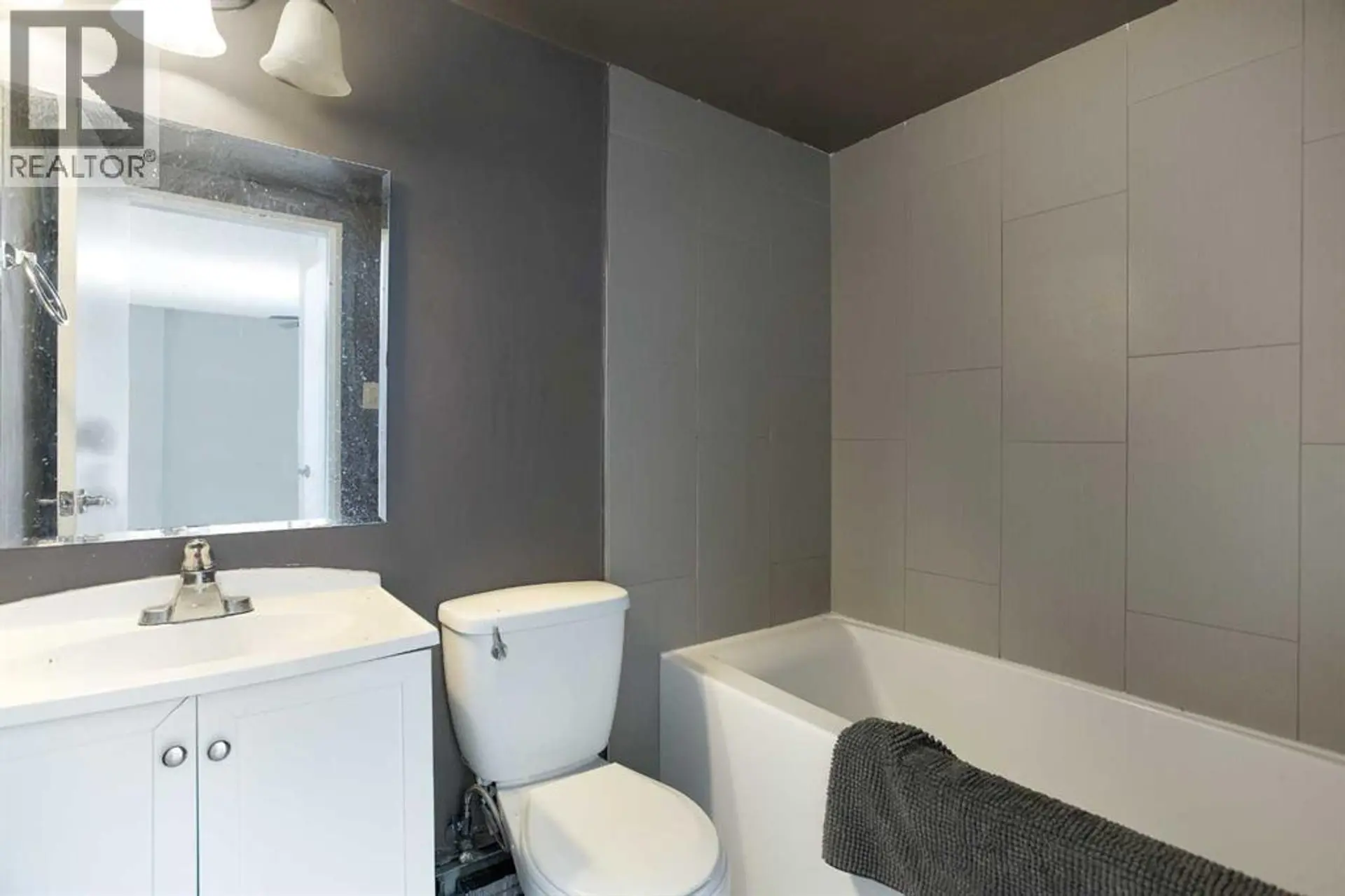 #740 519 17 Avenue SW - Image 12