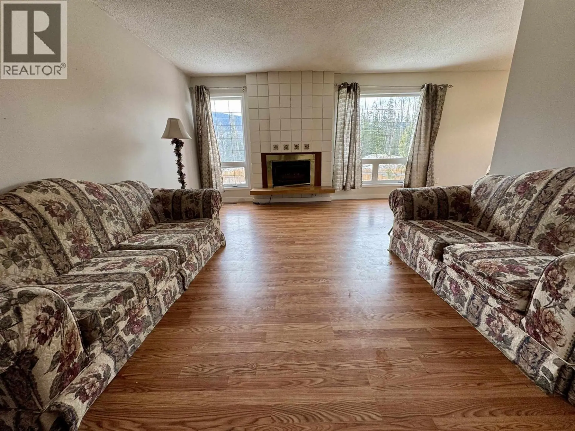 257 CENTENNIAL DRIVE - Image 3