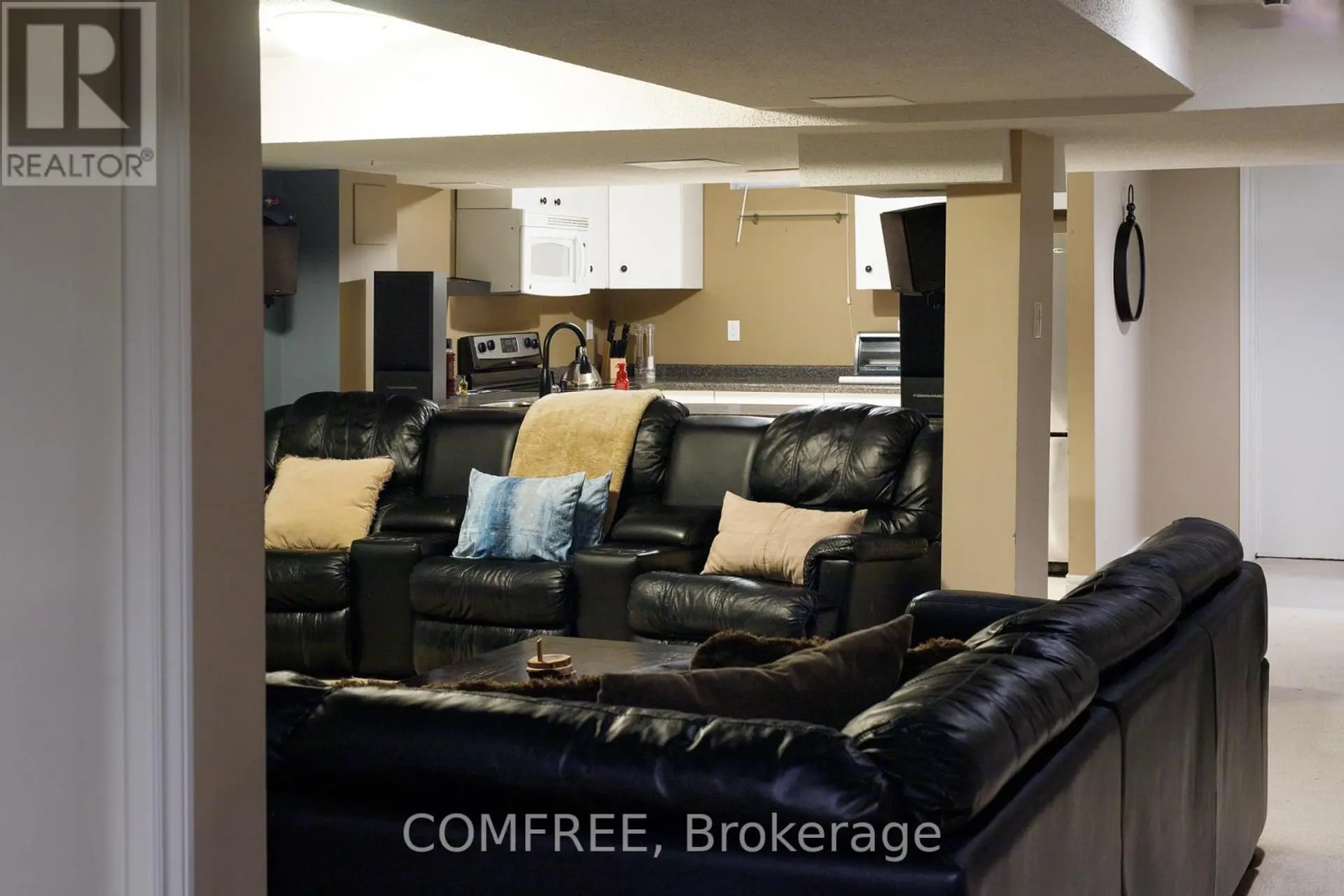 10 ENDICOTT DRIVE - Image 15