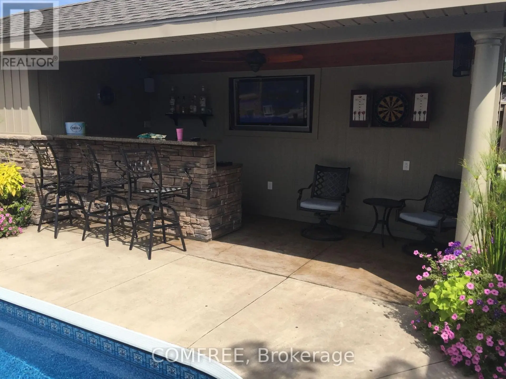 10 ENDICOTT DRIVE - Image 18