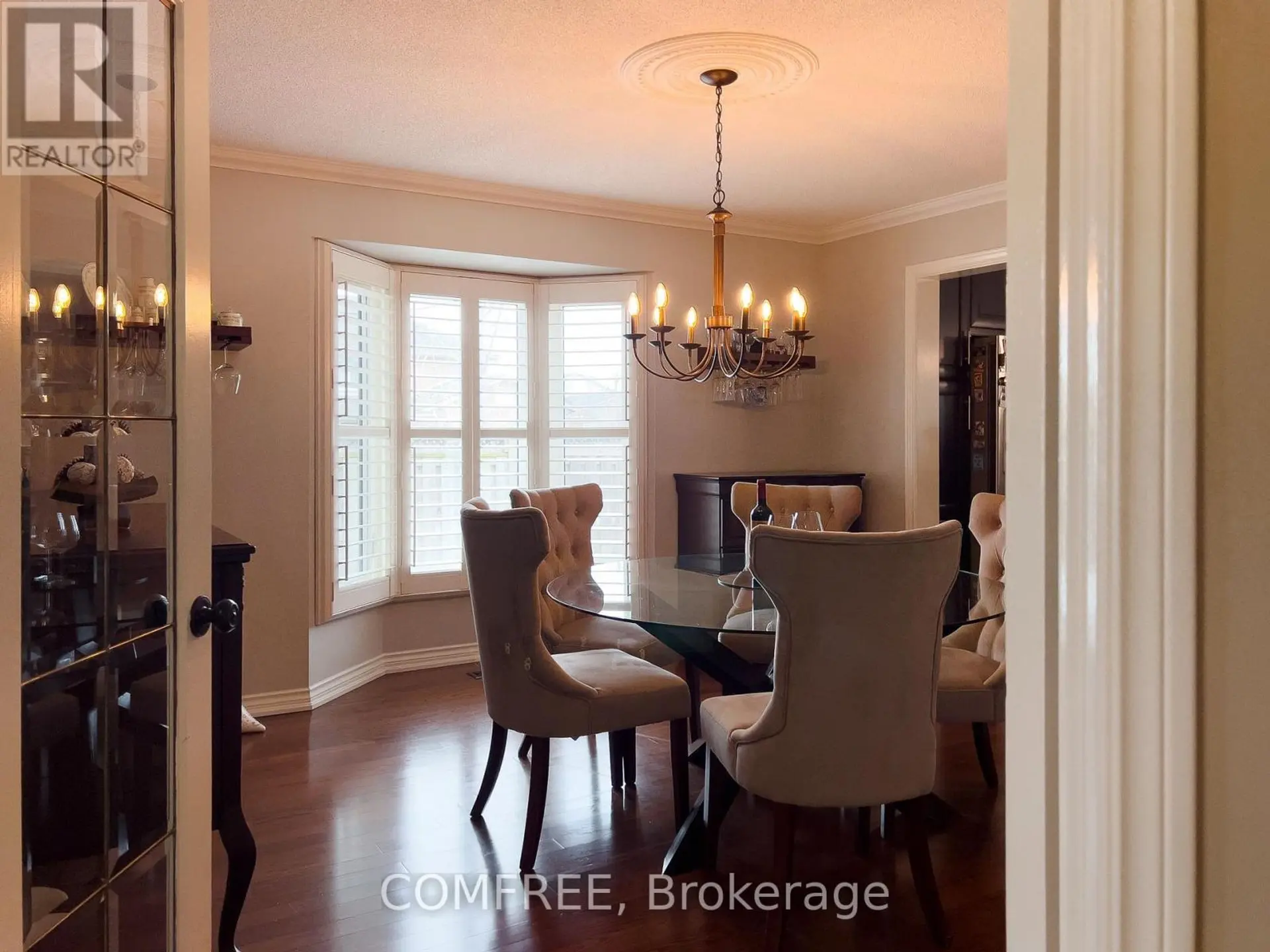 10 ENDICOTT DRIVE - Image 4