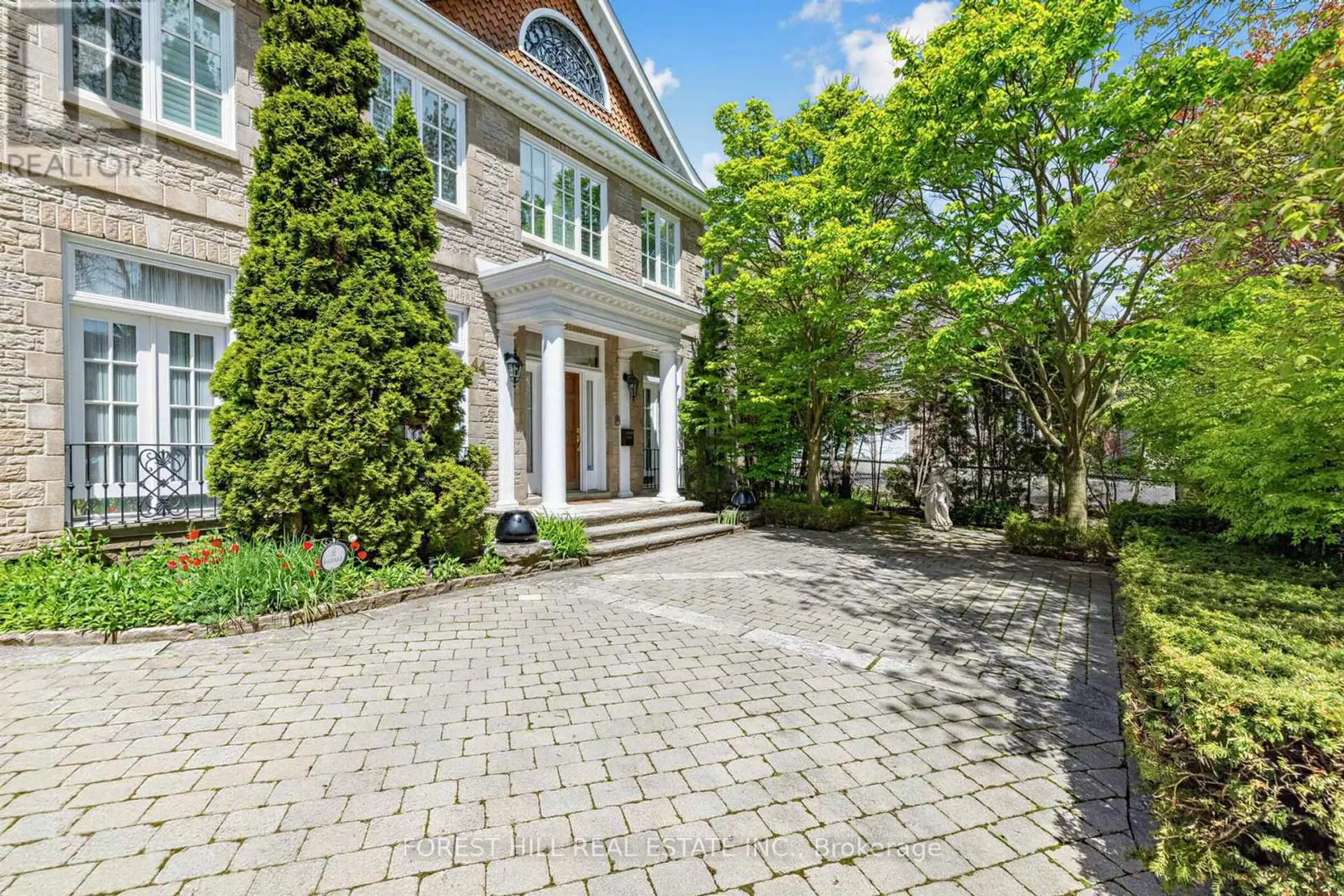44 COTSWOLD CRESCENT - Image 2
