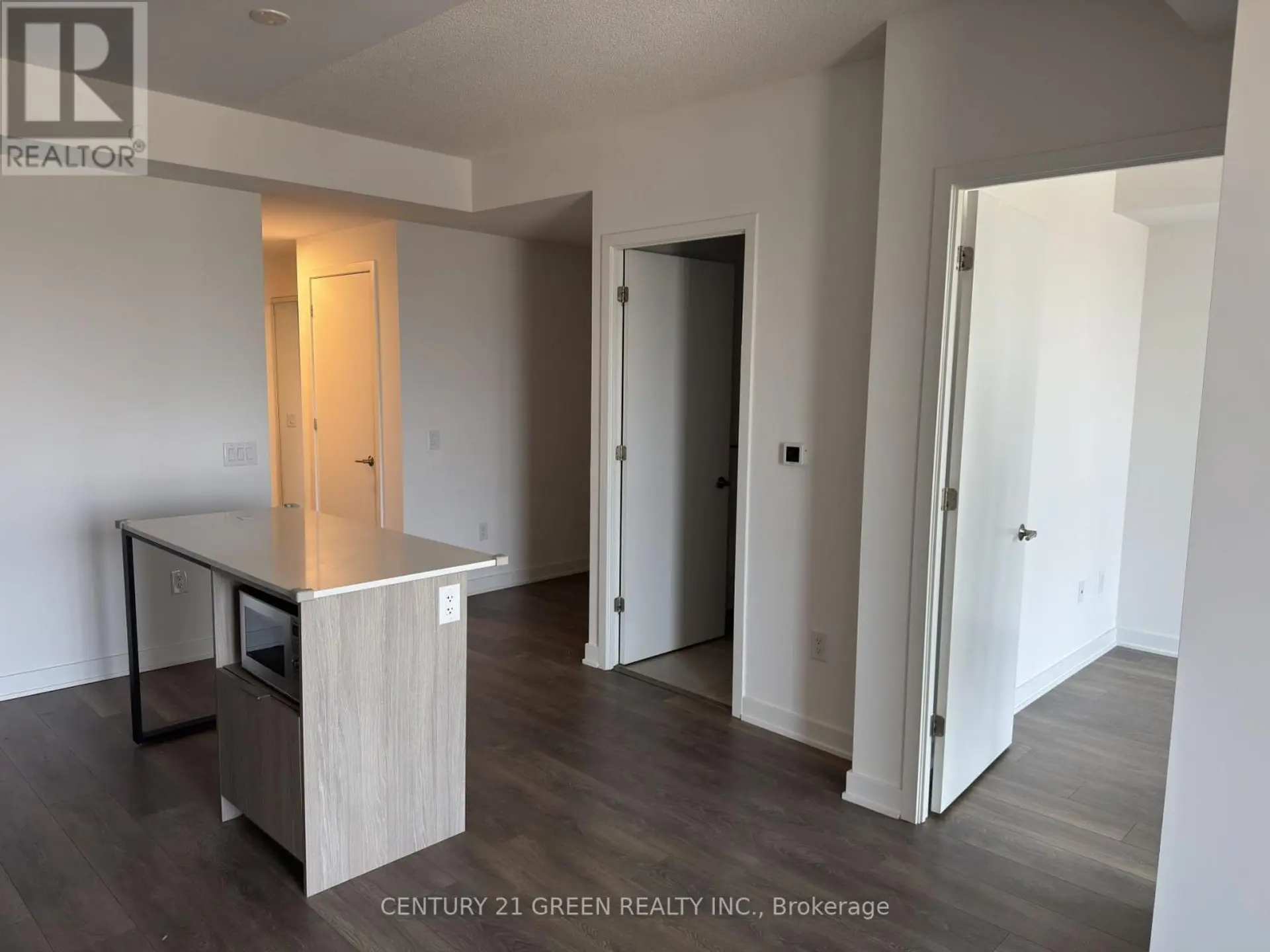 #1601 130 RIVER STREET - Image 6