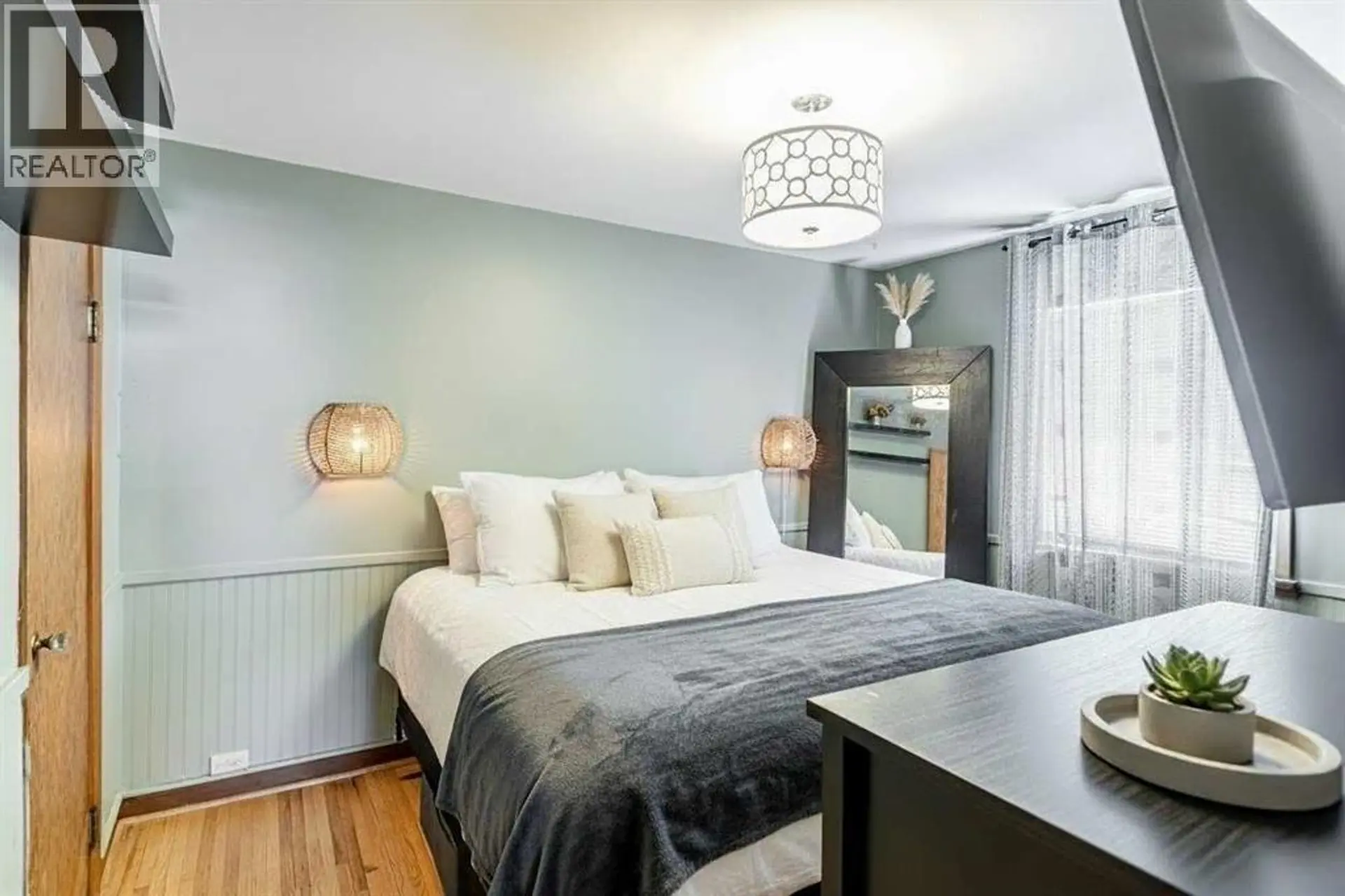 3423 1 Street NE - Image 8
