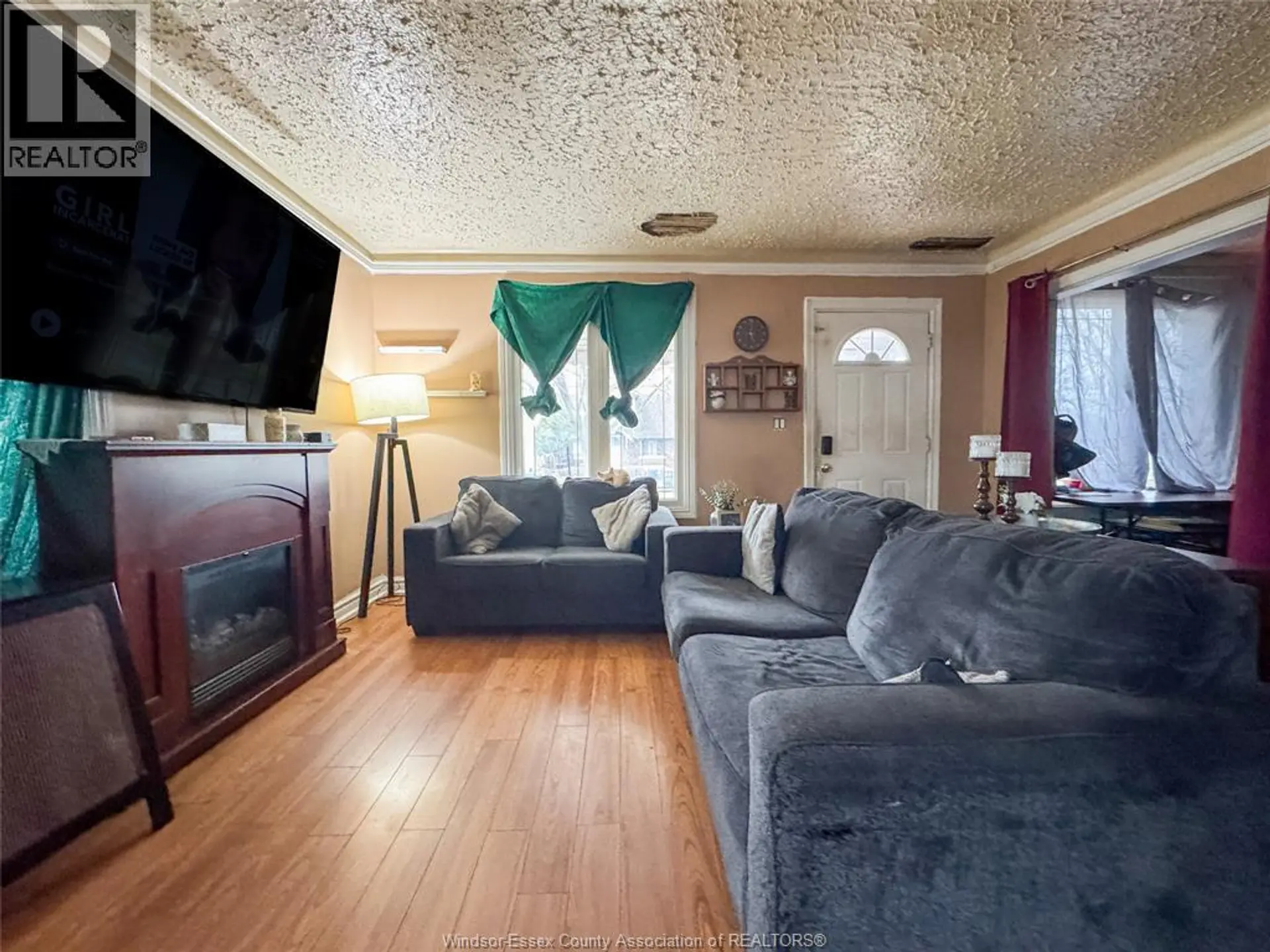 1090 WIGLE - Image 3