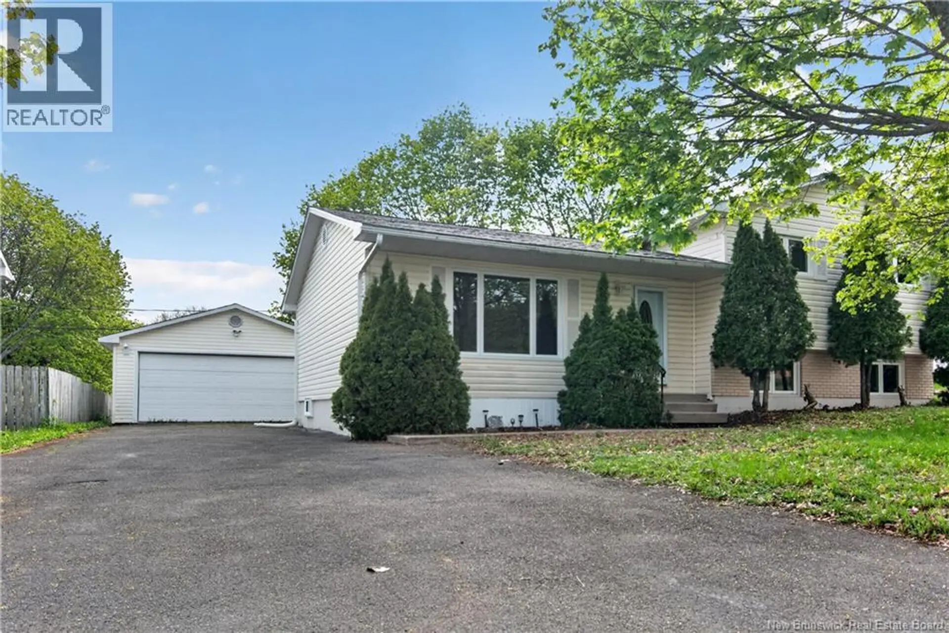551 Lafleur Street - Image 4