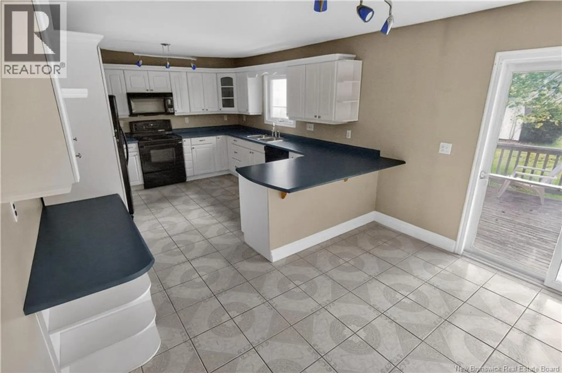 551 Lafleur Street - Image 7