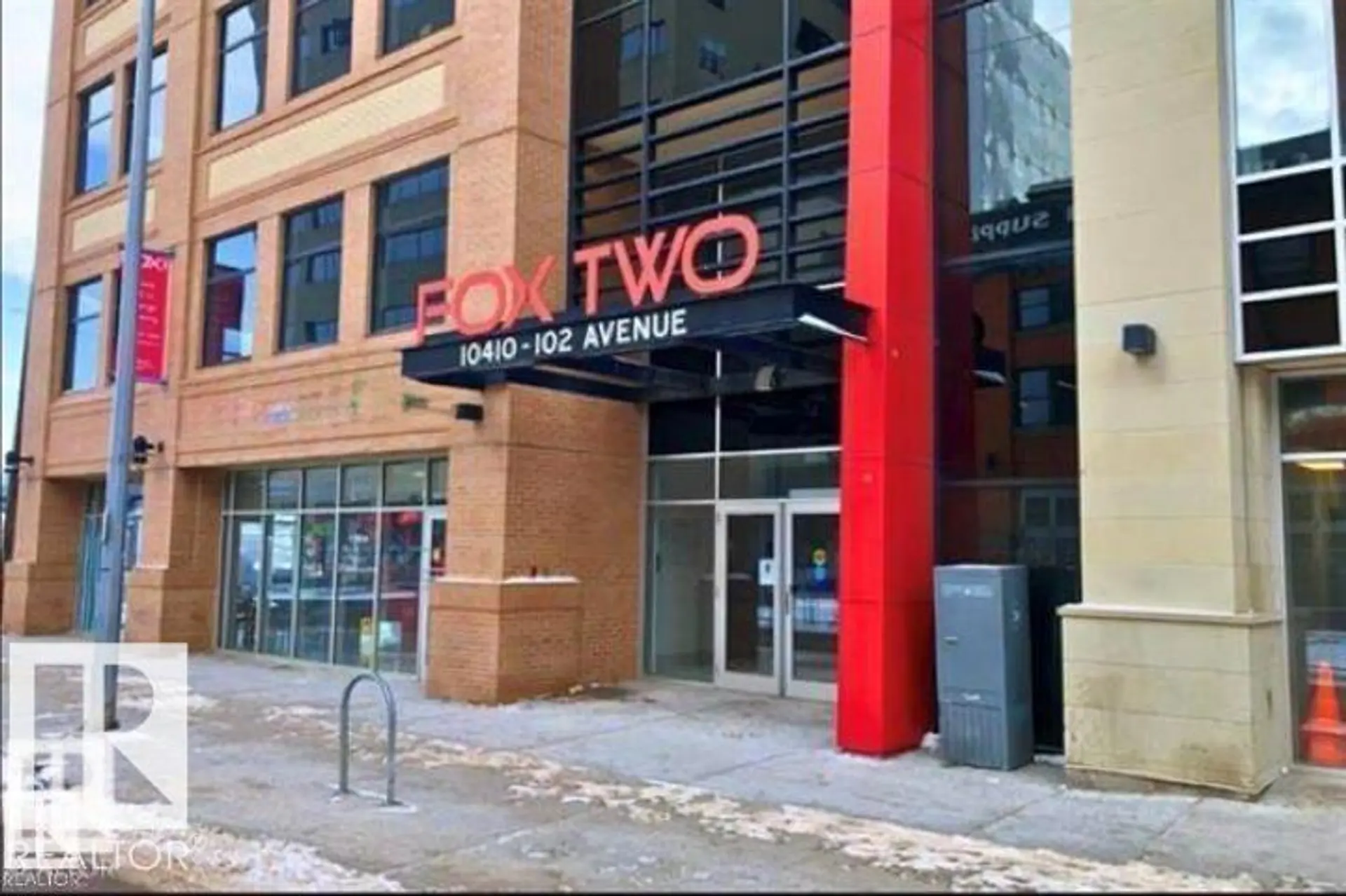 #2004 10410 102 AV NW - Image 1
