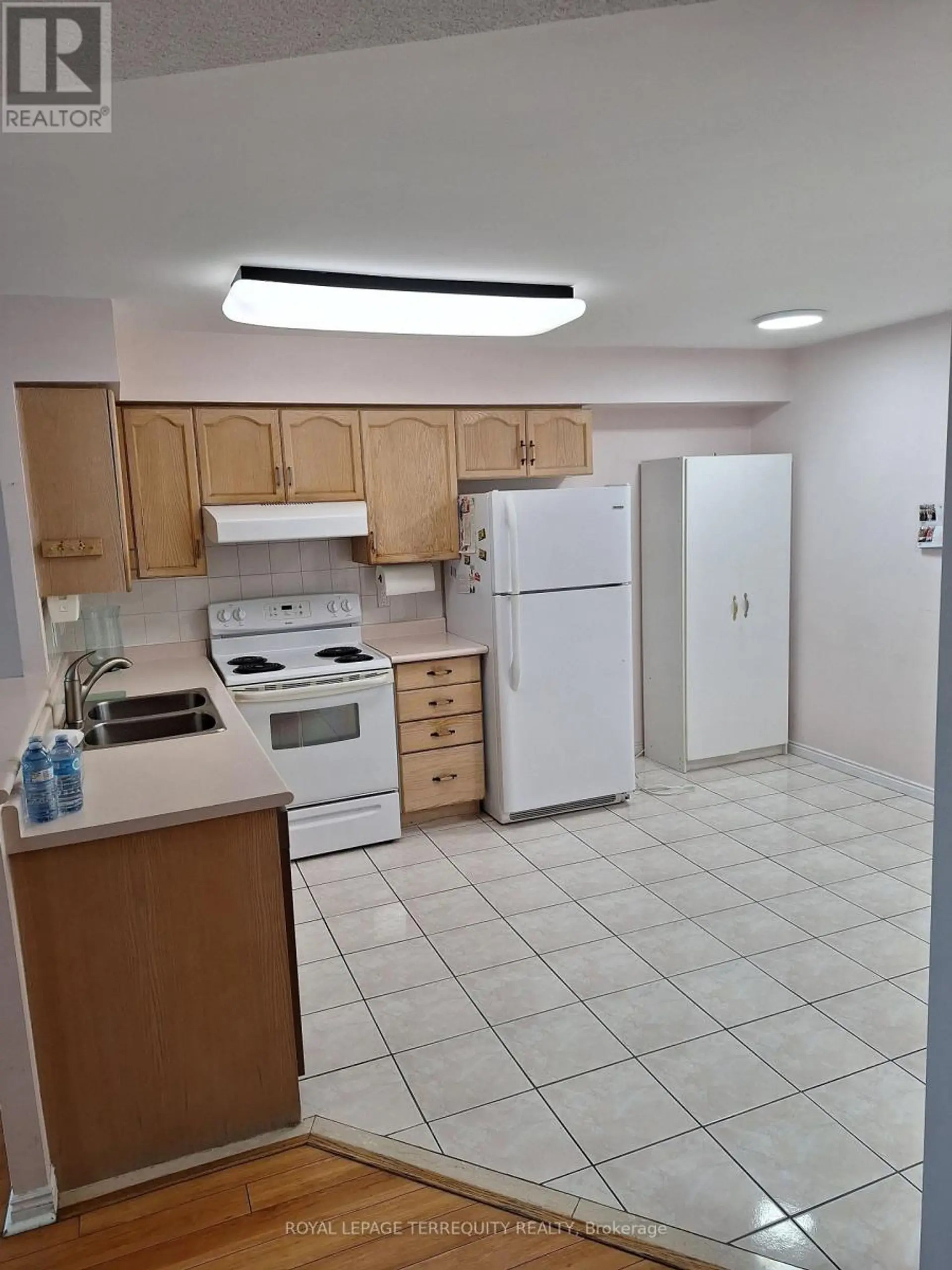 #901 850 STEELES AVENUE W - Image 3