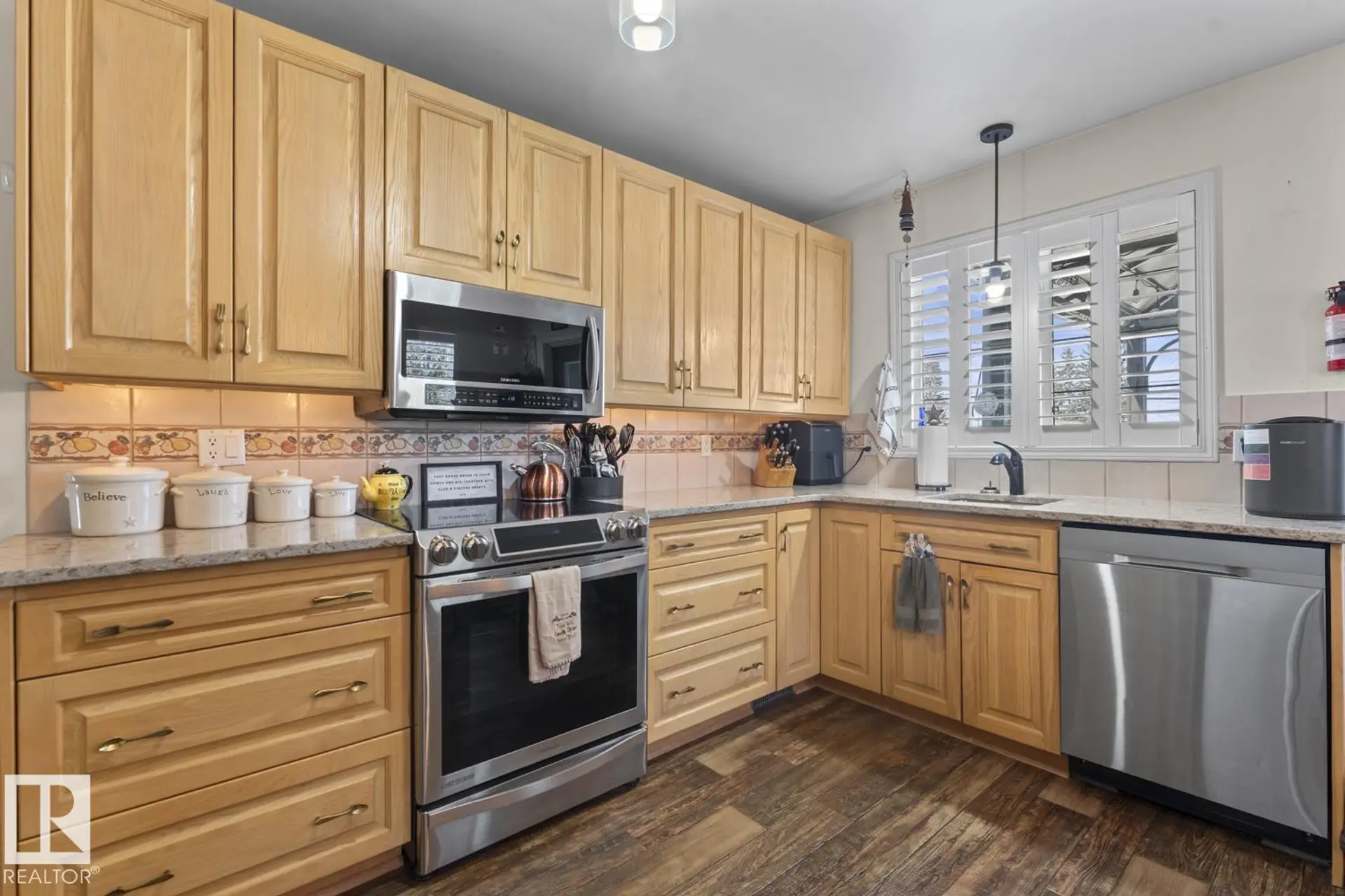 4712 49 AV - Image 8