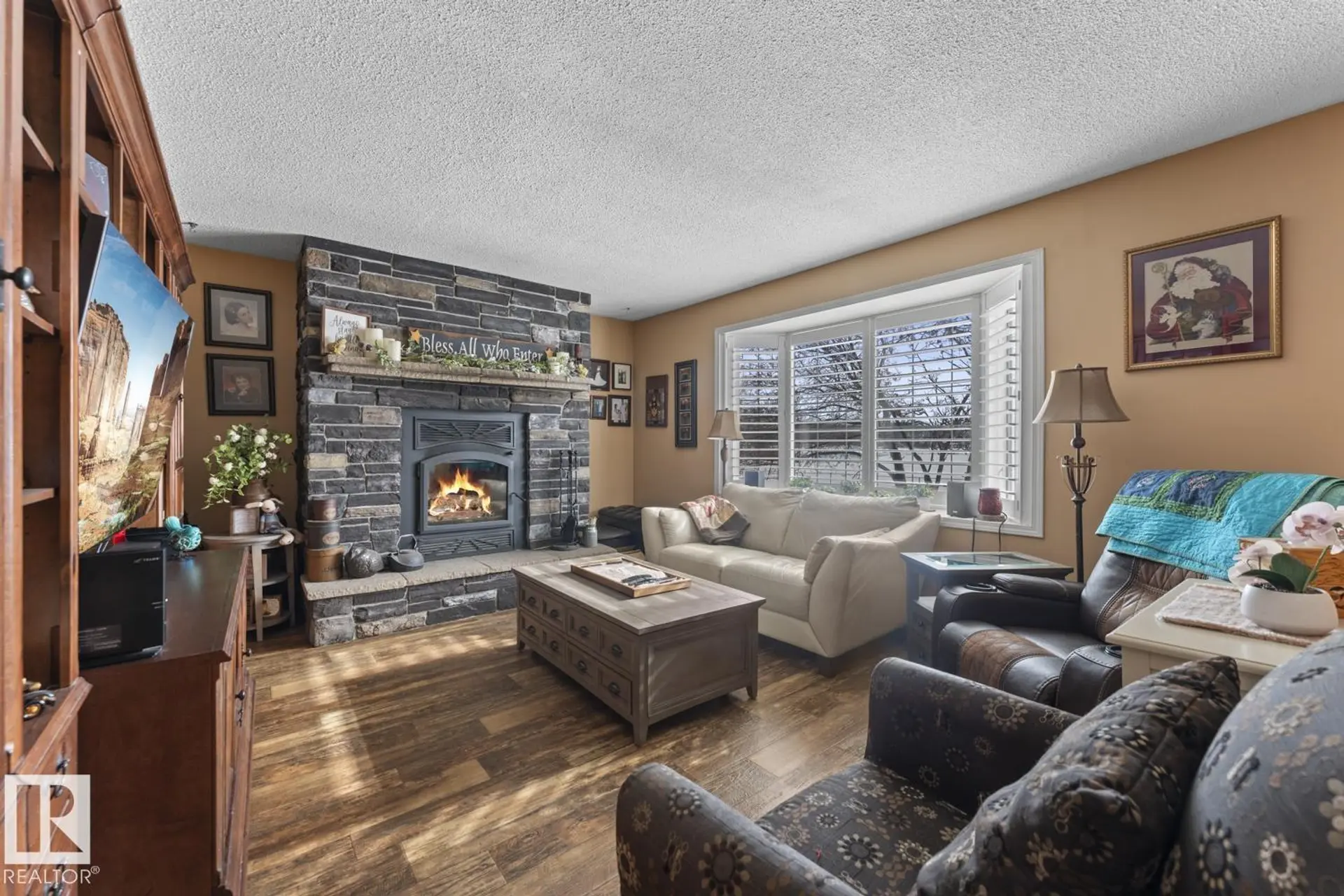 4712 49 AV - Image 2