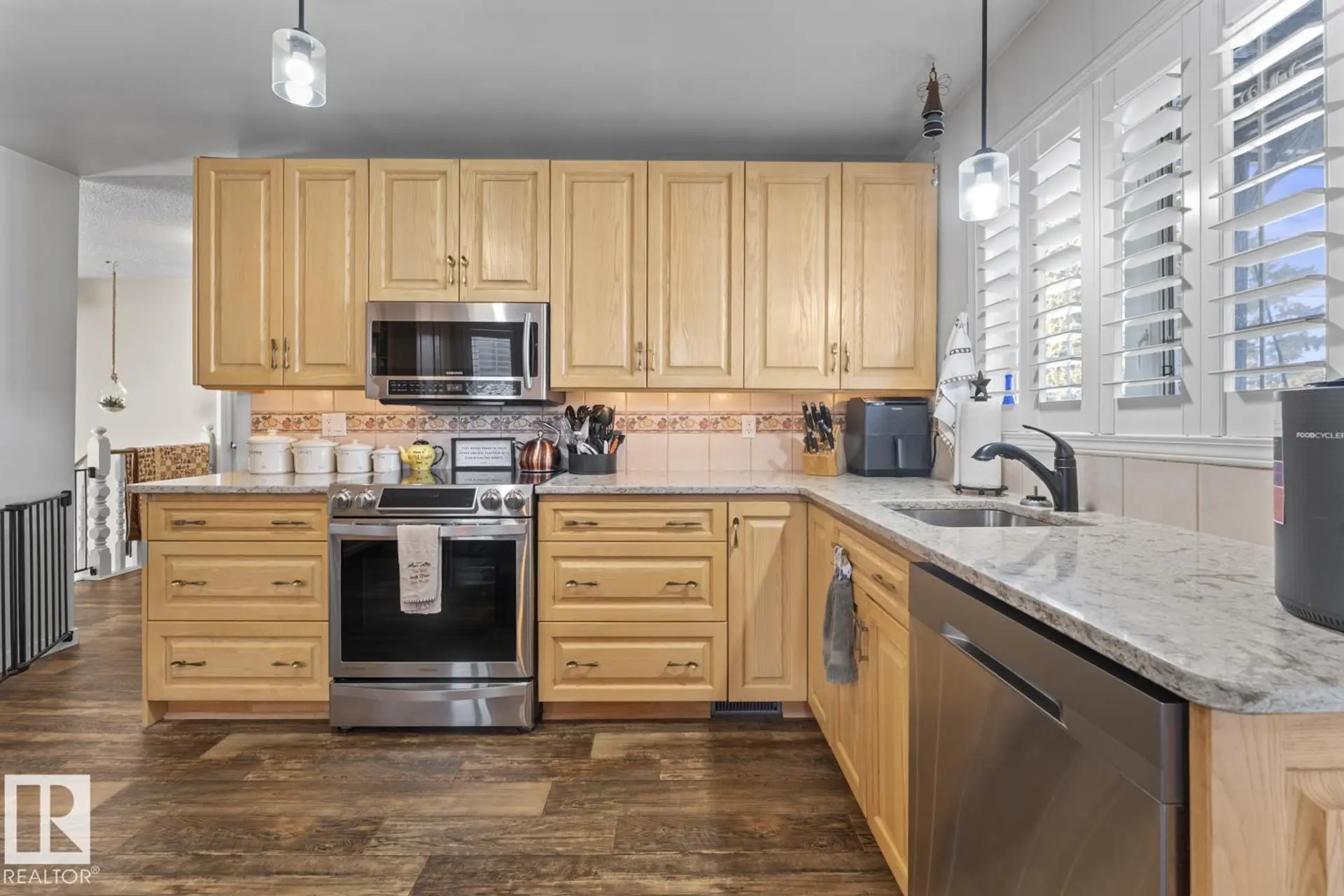 4712 49 AV - Image 7