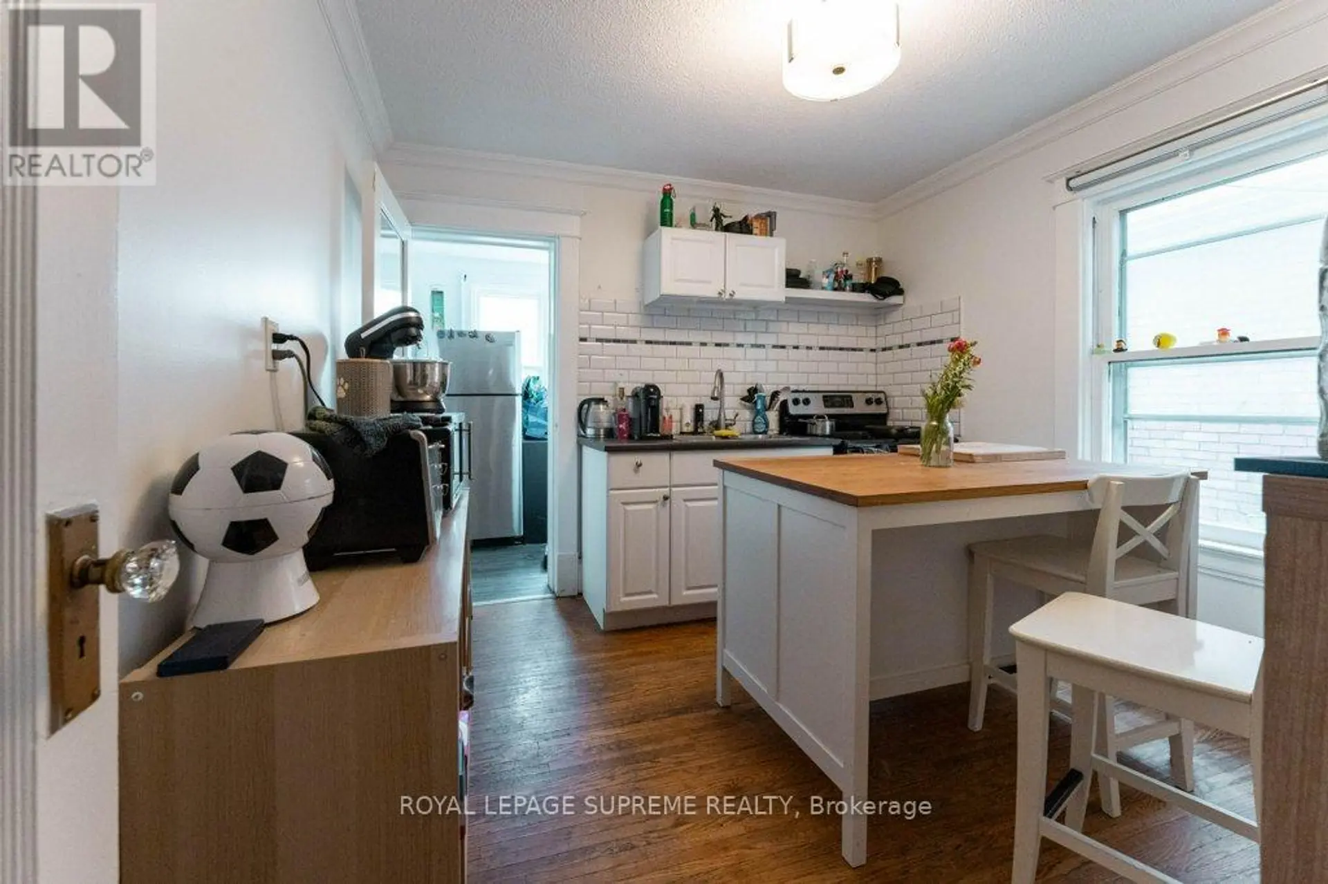 115 BALSAM AVENUE S - Image 9