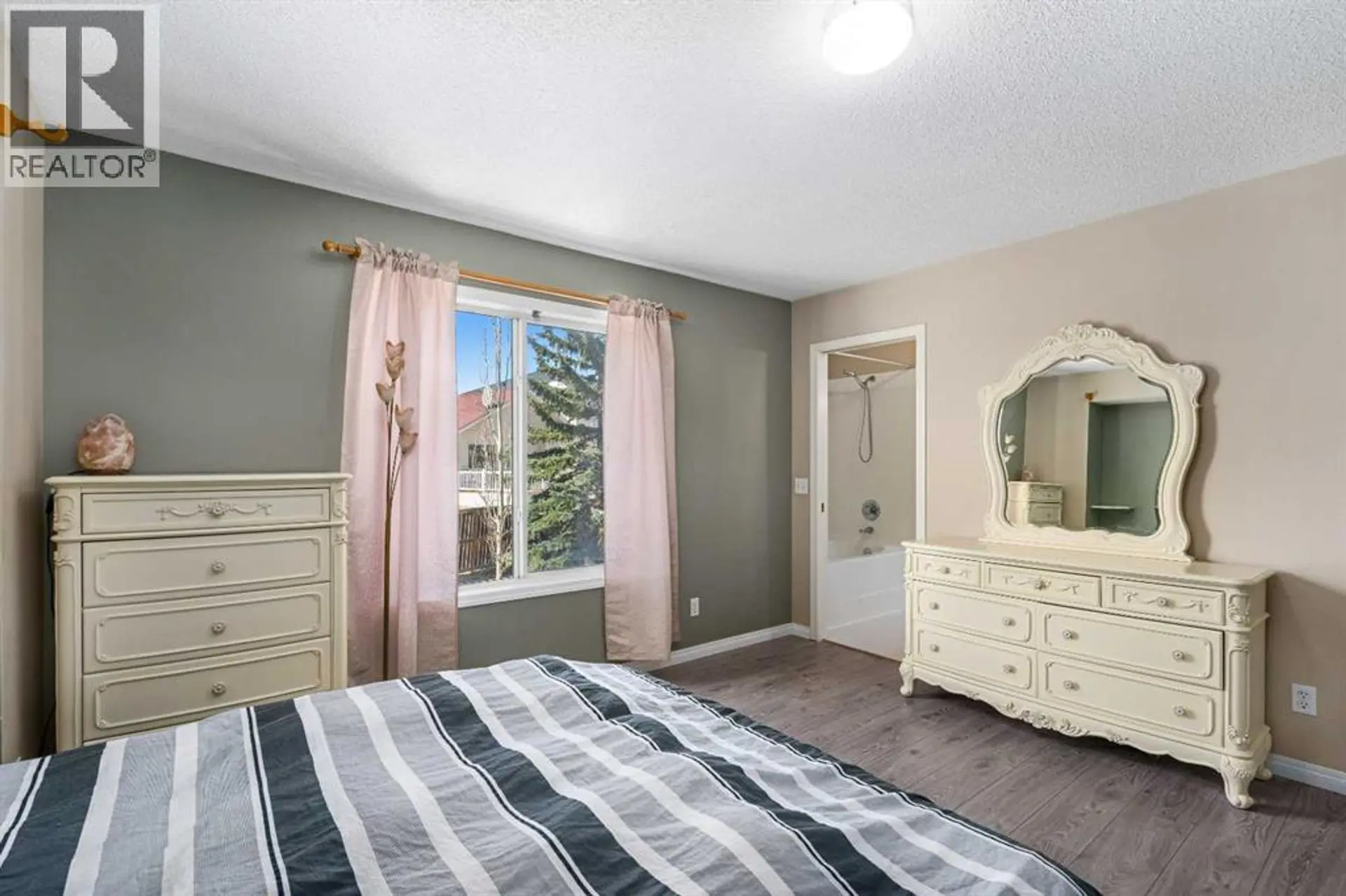 271 Citadel Meadow Grove NW - Image 10