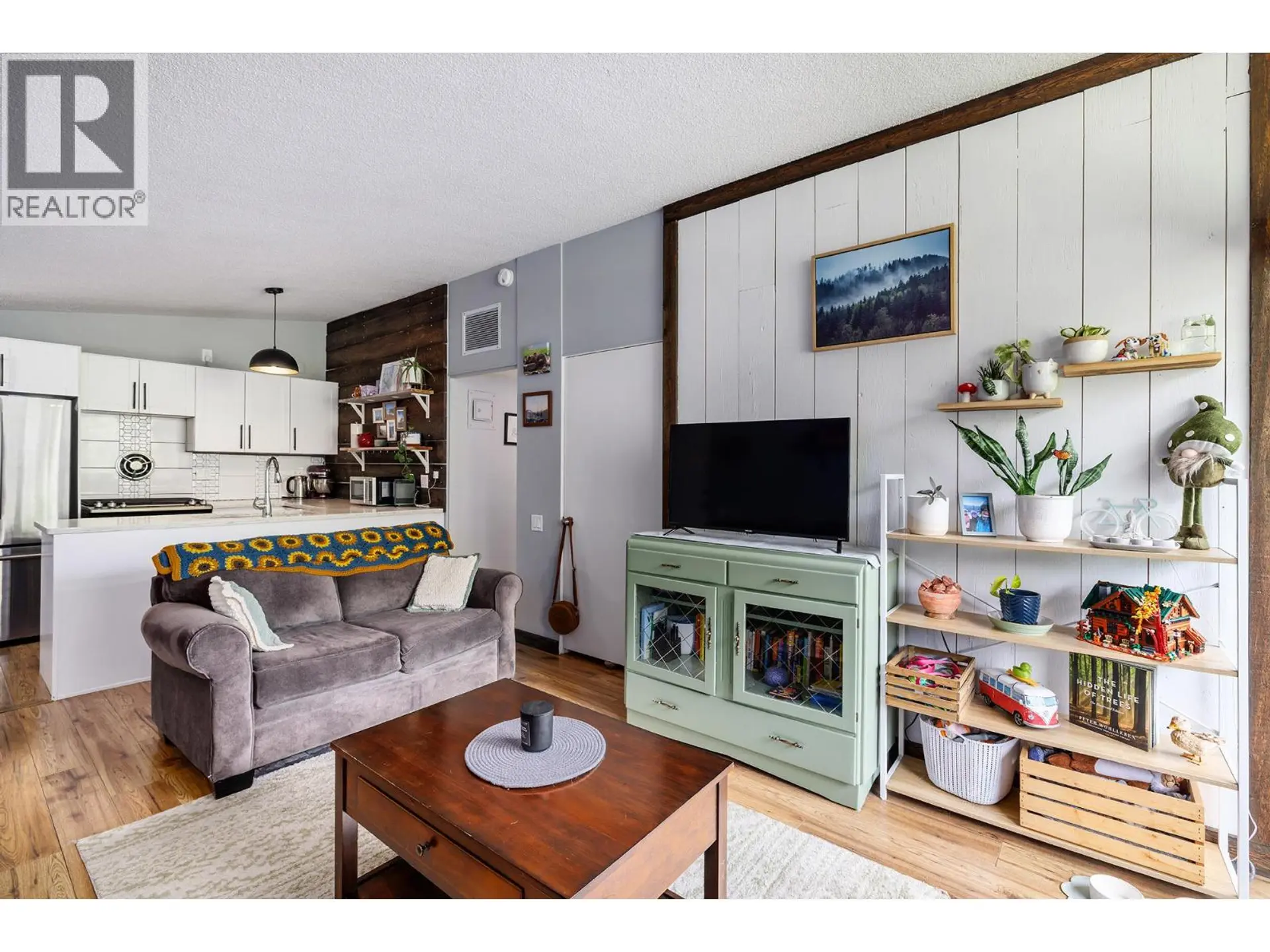 #17 353 Boyce Crescent - Image 3