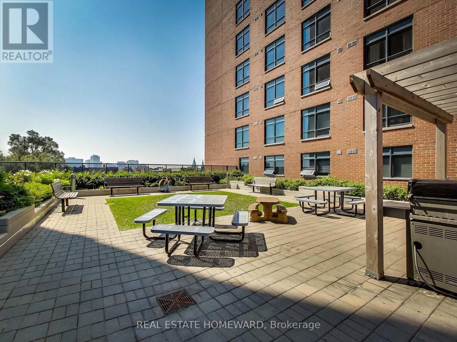 #1315 60 HEINTZMAN STREET - Image 17