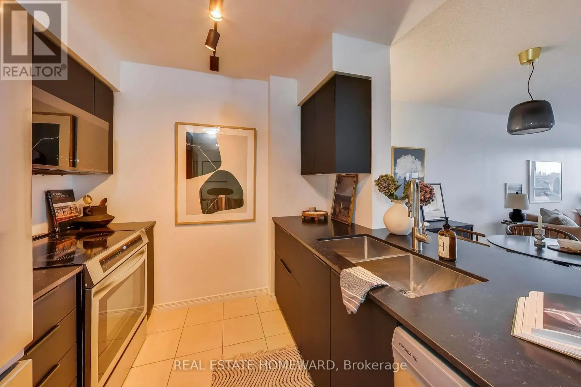 #1315 60 HEINTZMAN STREET - Image 9