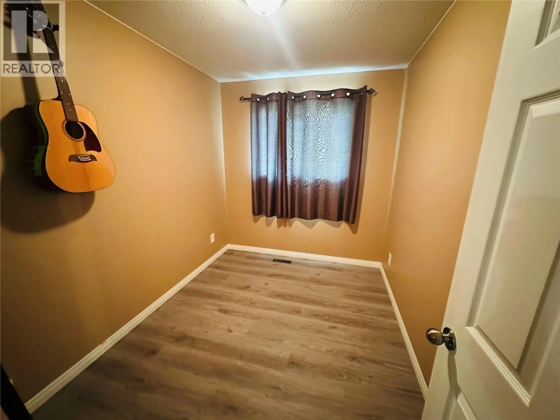 4557 Veterans Way - Image 9