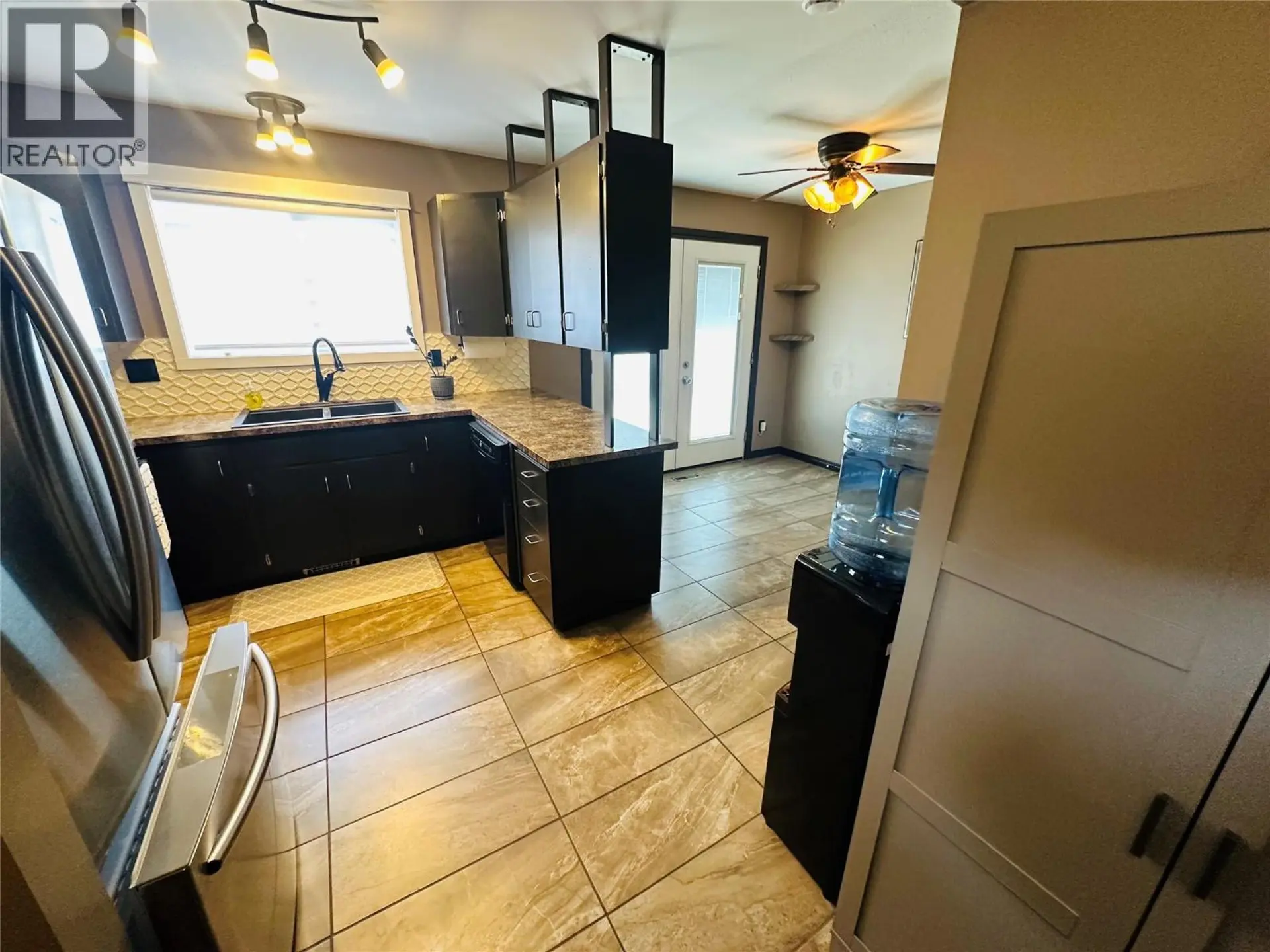 4557 Veterans Way - Image 4