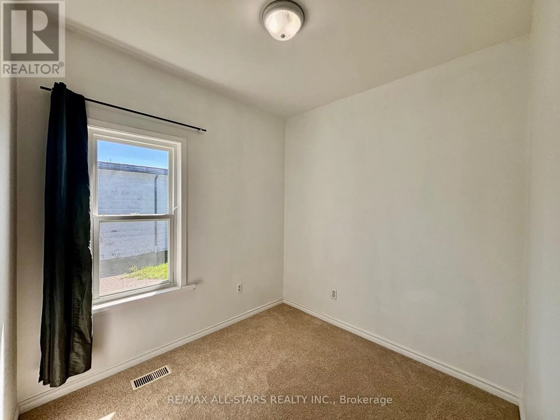 81 DURHAM STREET W - Image 12