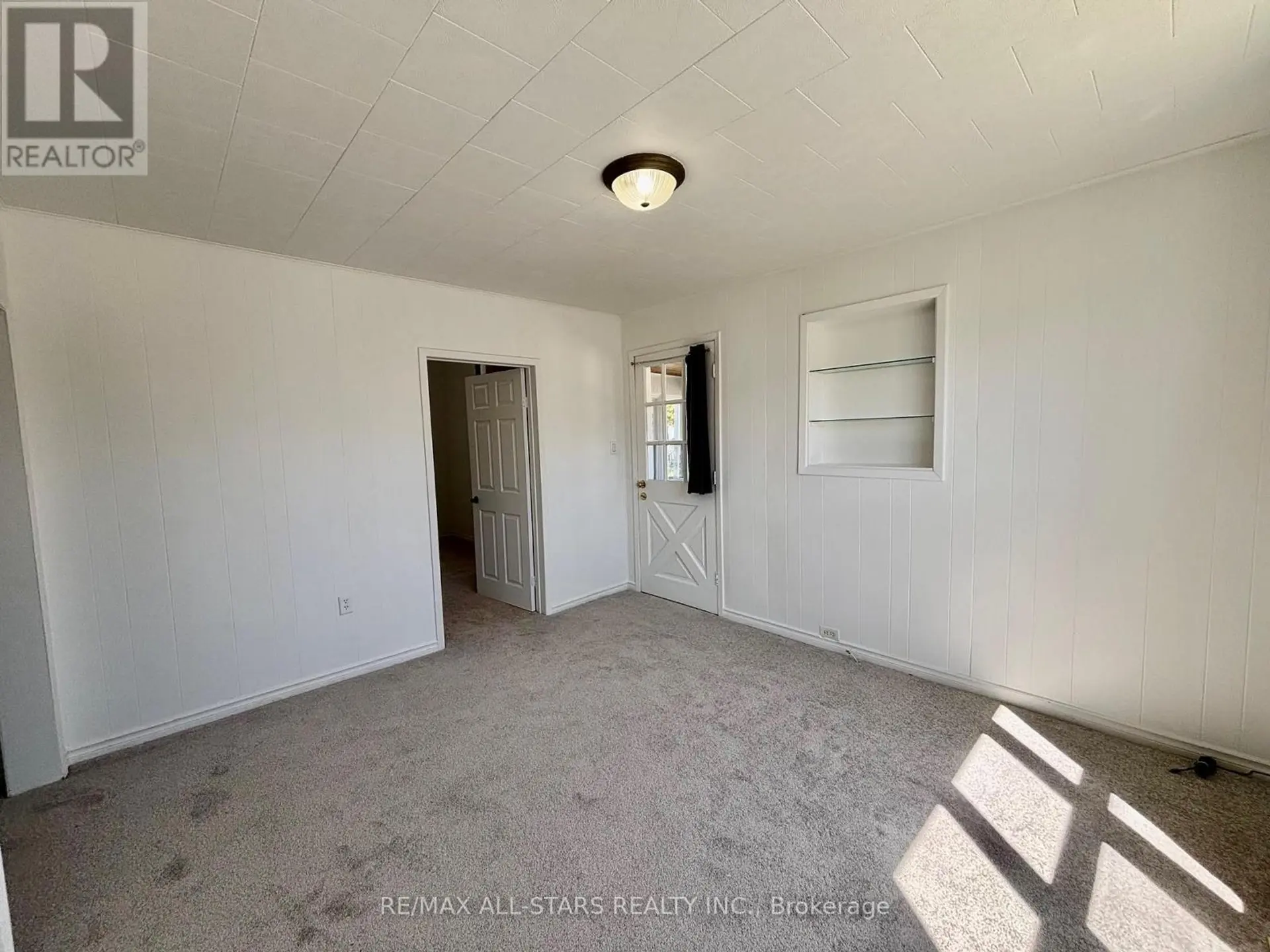 81 DURHAM STREET W - Image 7