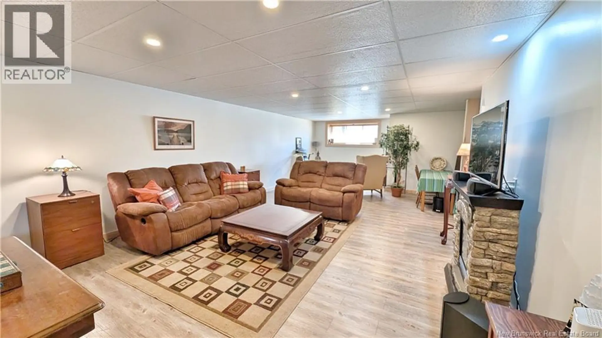 1274 Youghall Drive - Image 15