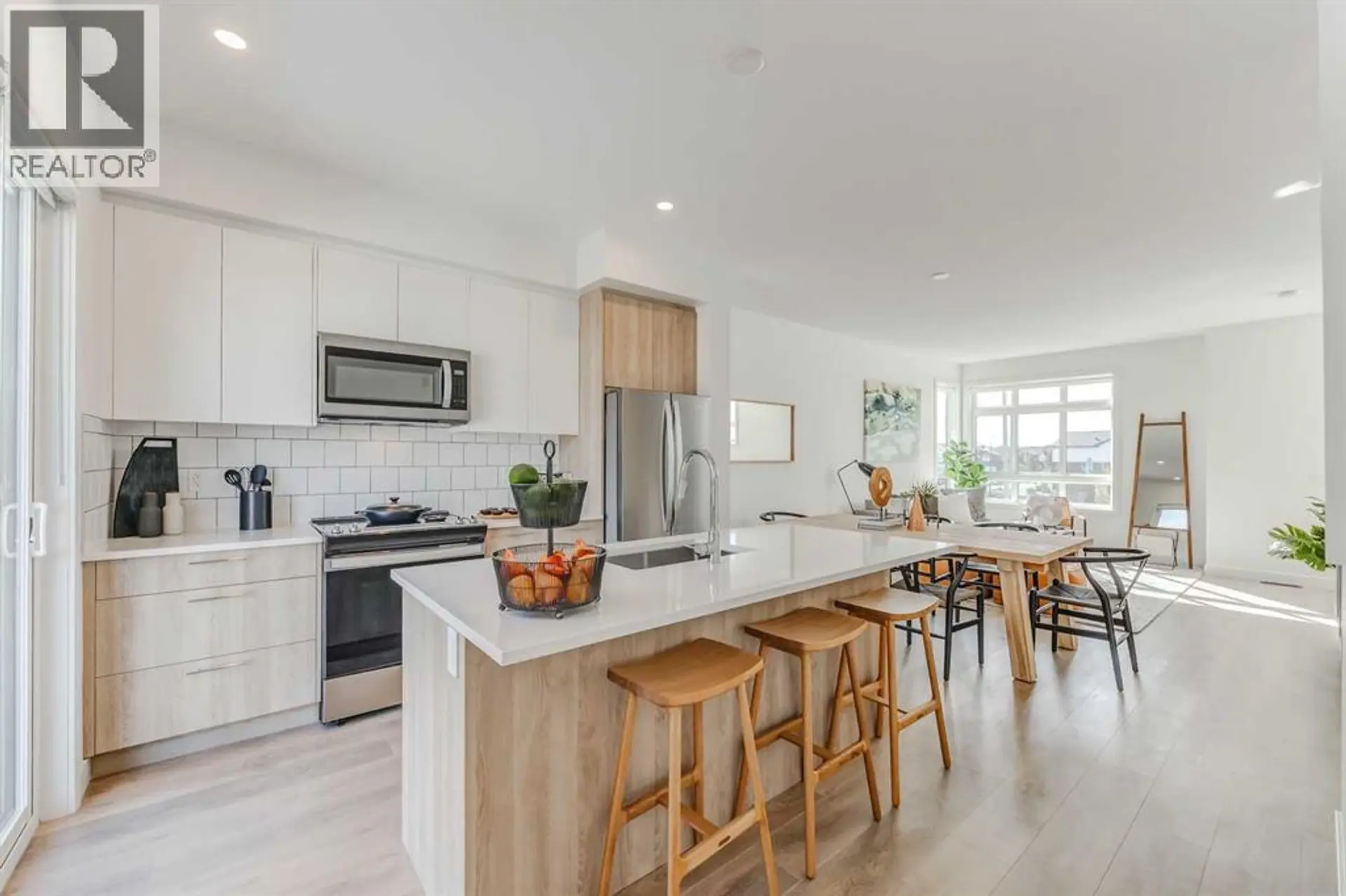 #103 857 Belmont Drive SW - Image 3