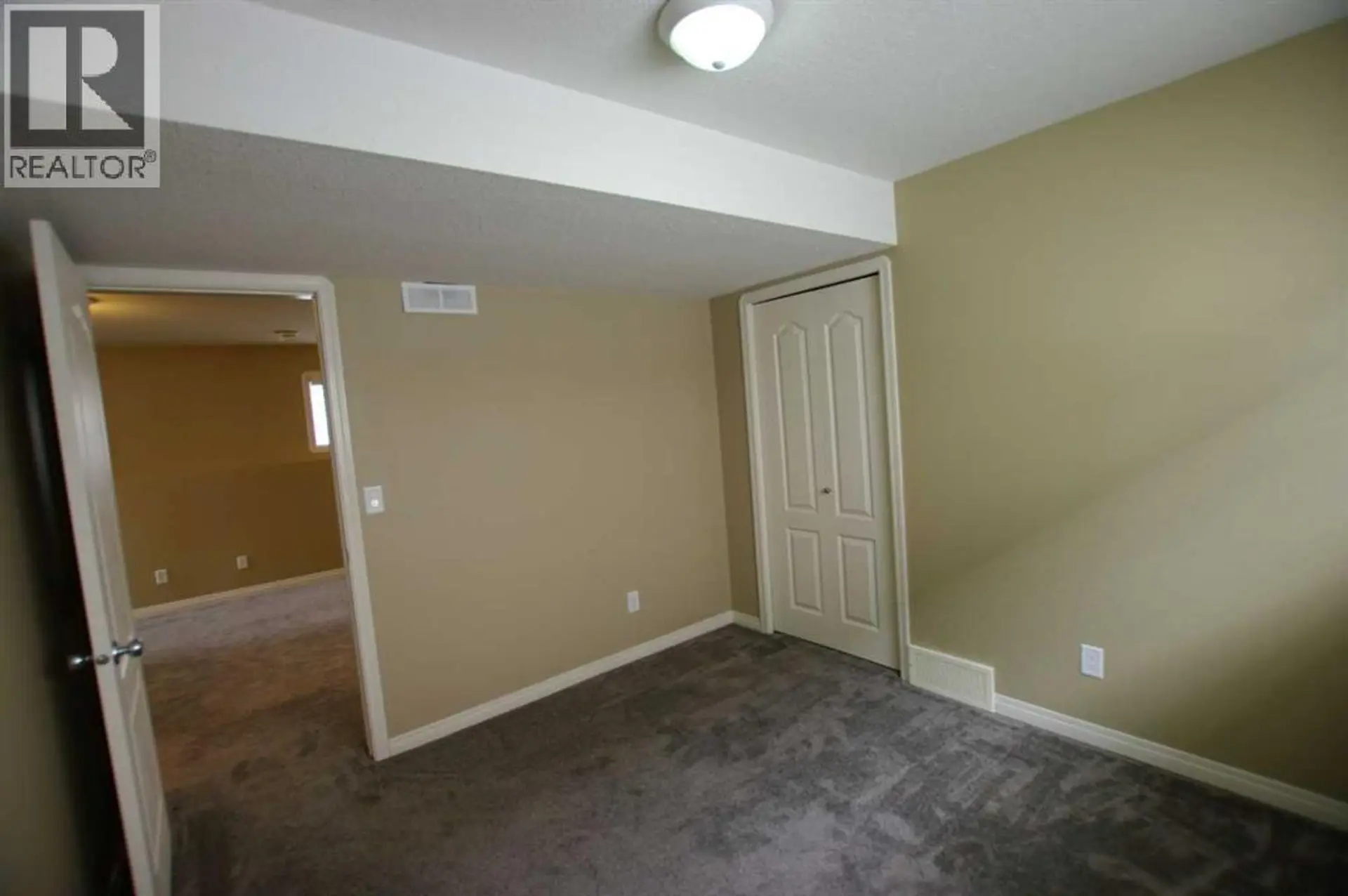 10660 125 Avenue - Image 12