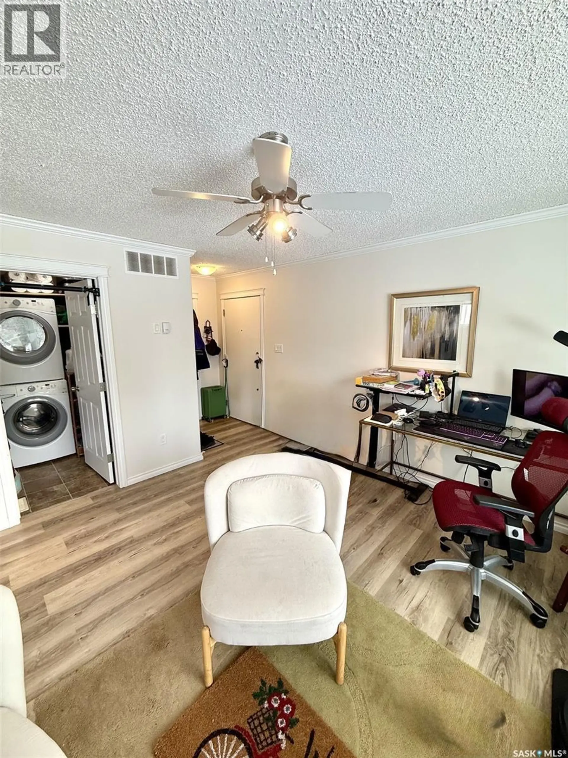 #203 148 Catherine STREET - Image 12