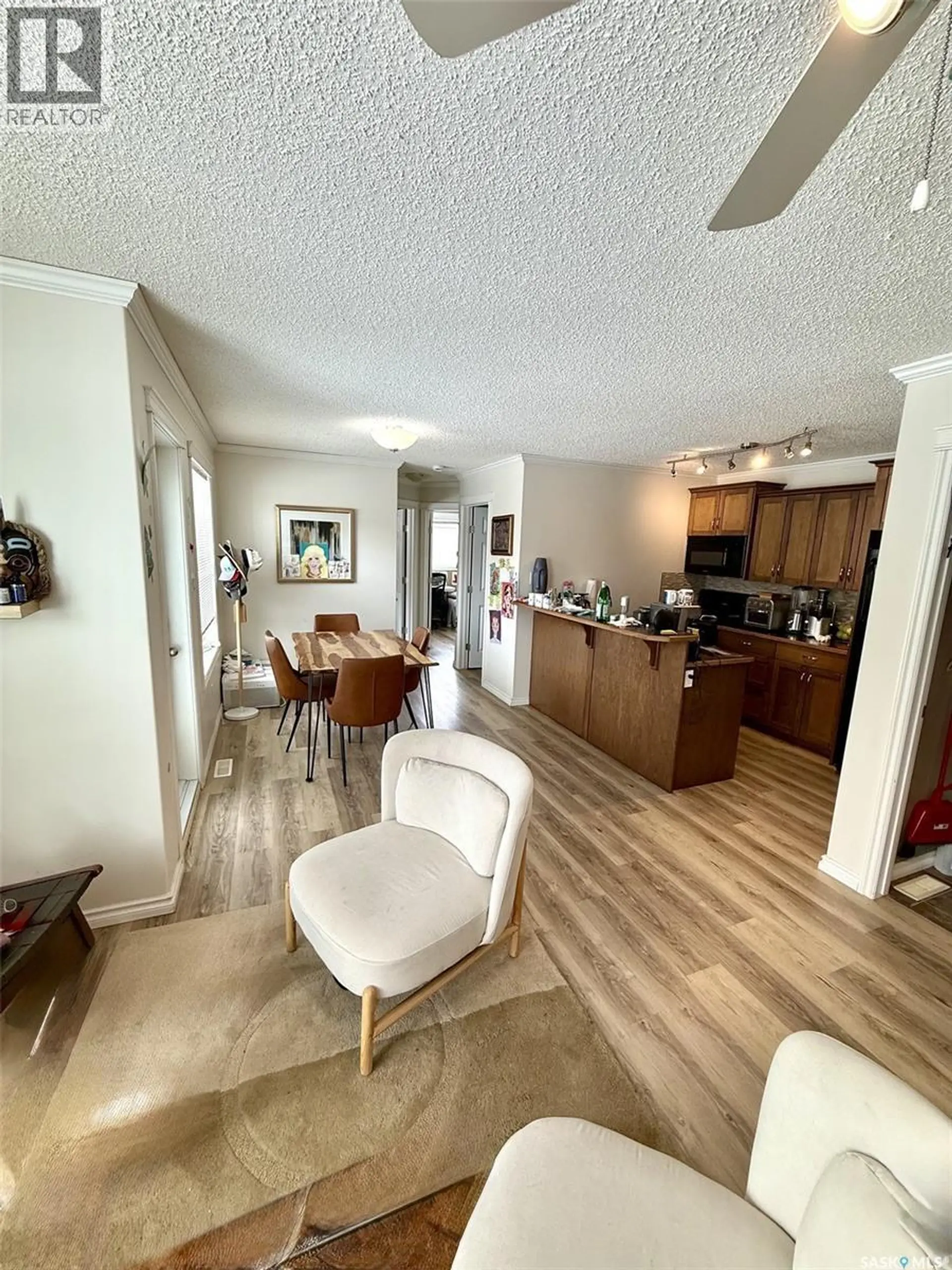 #203 148 Catherine STREET - Image 6