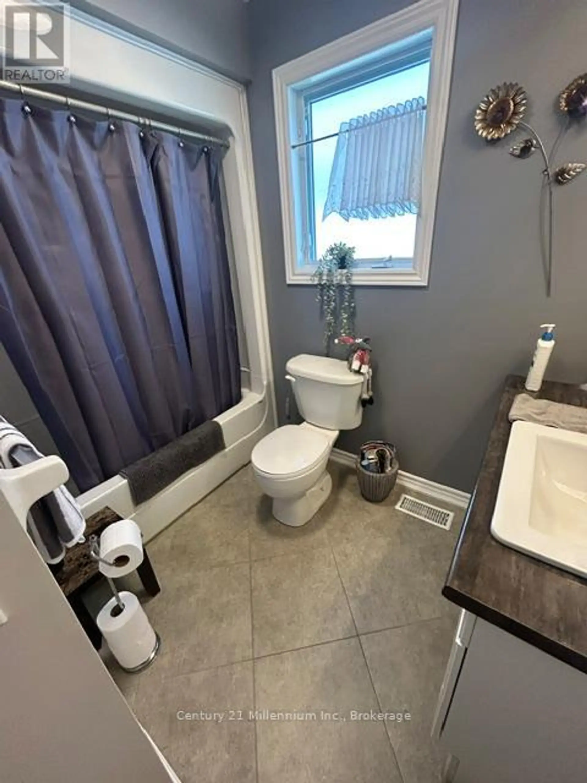 8 KENTUCKY AVENUE - Image 13
