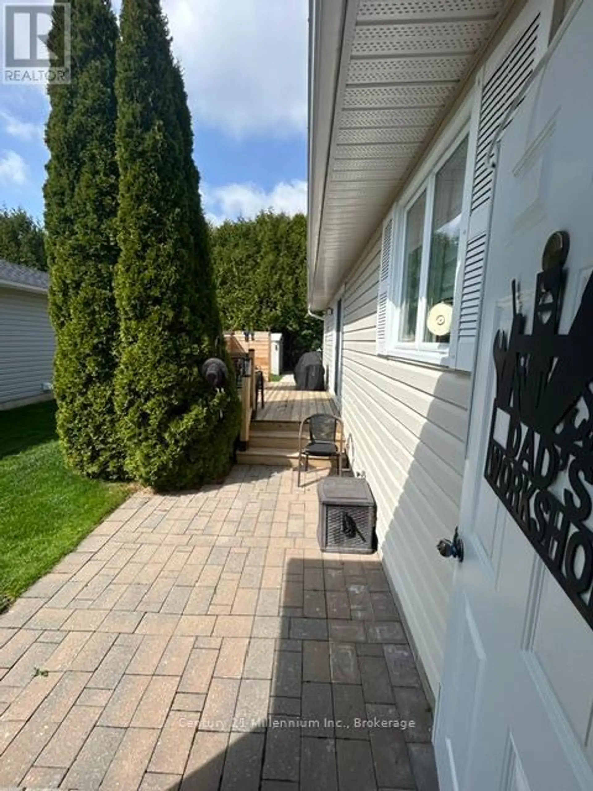 8 KENTUCKY AVENUE - Image 3