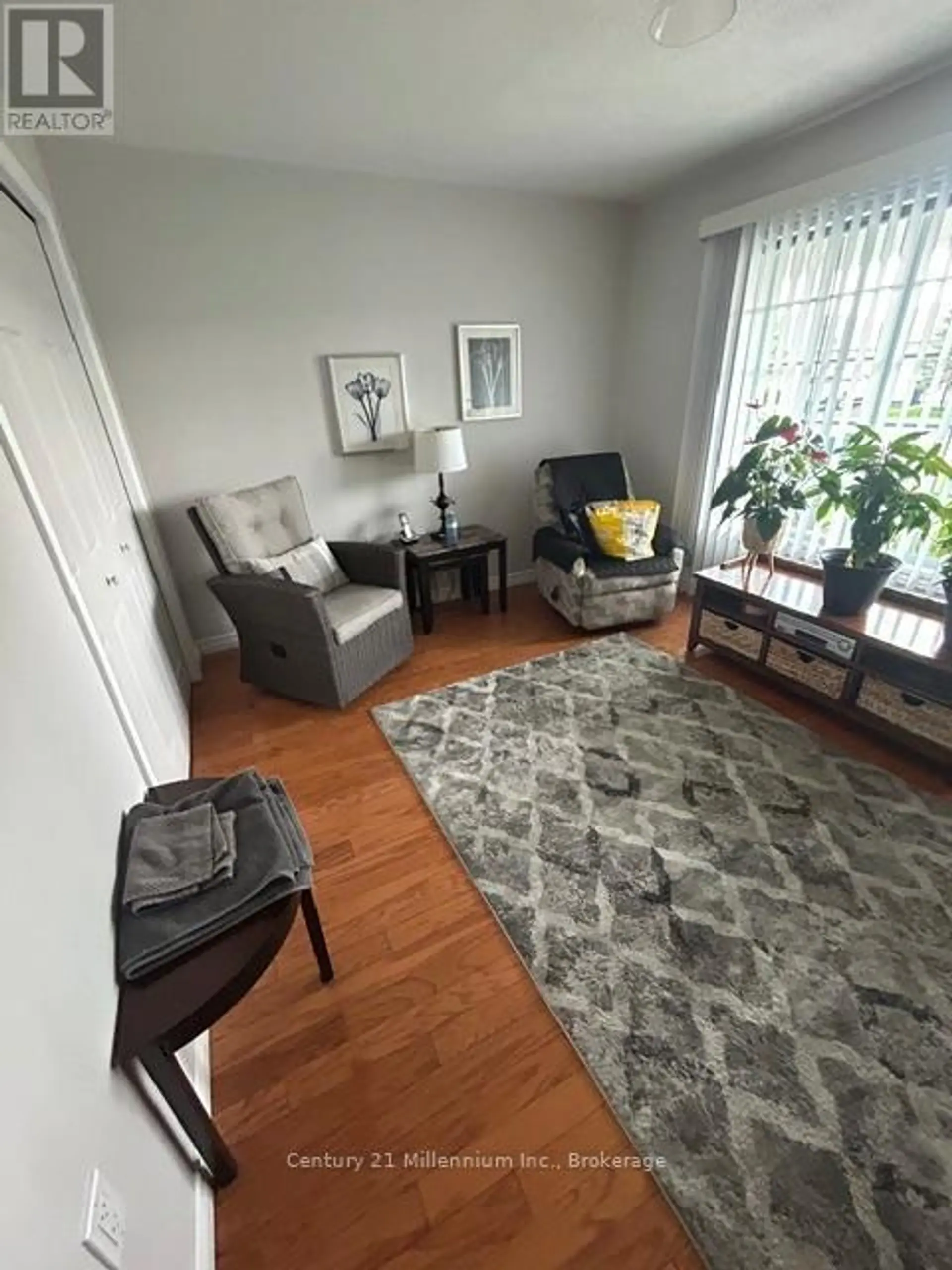 8 KENTUCKY AVENUE - Image 5