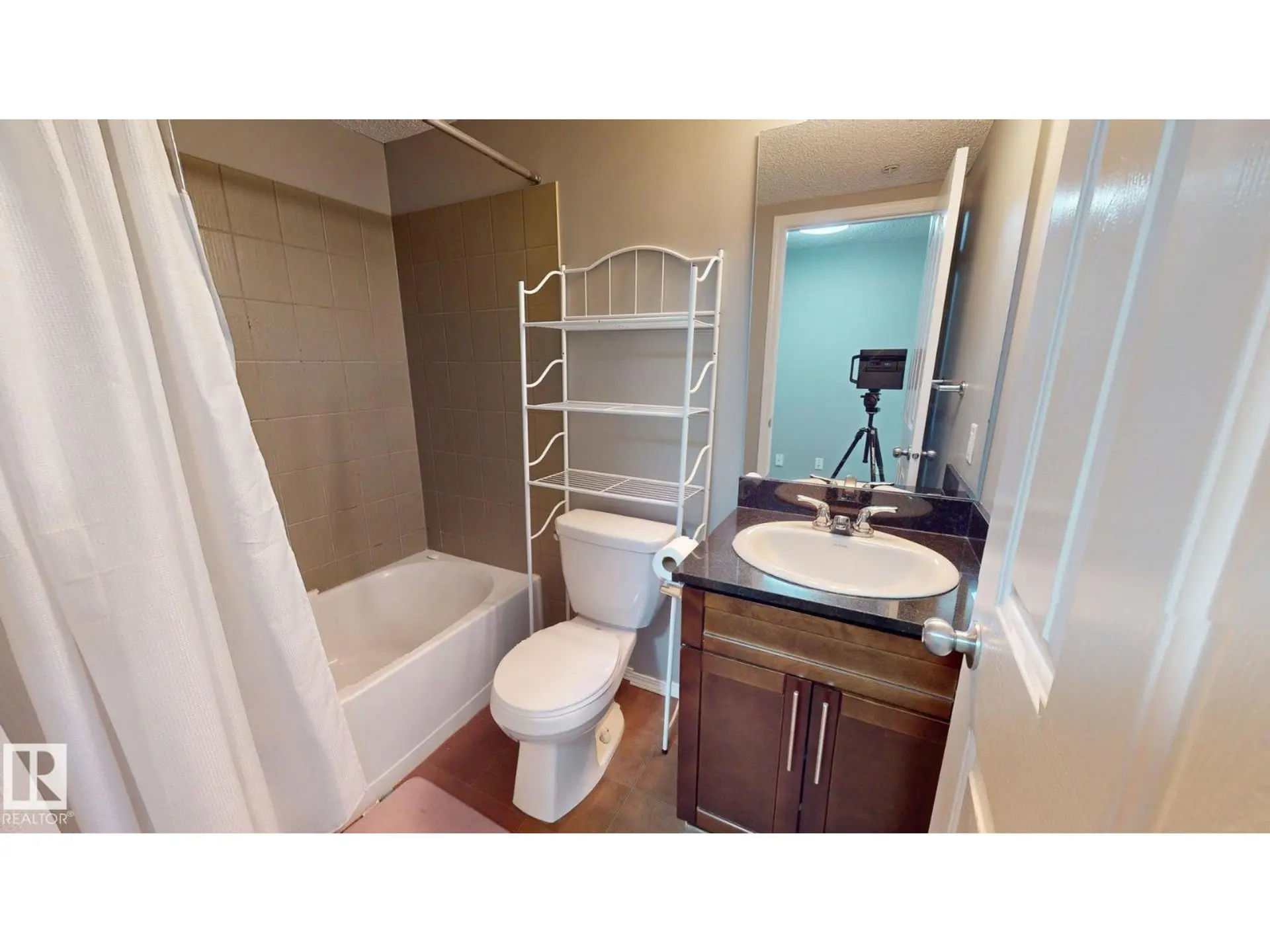 #116 11808 22 AV SW SW - Image 17