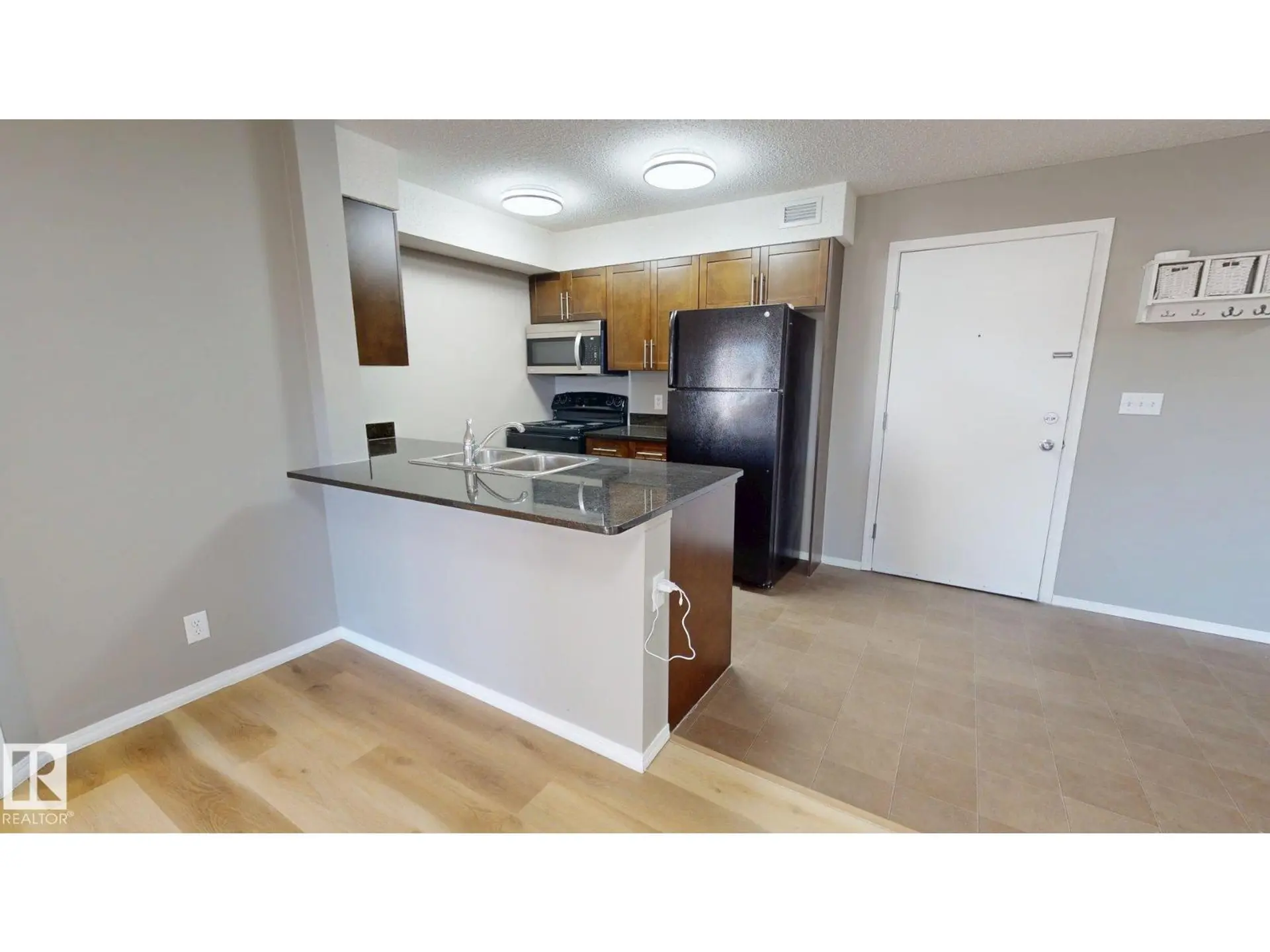 #116 11808 22 AV SW SW - Image 7